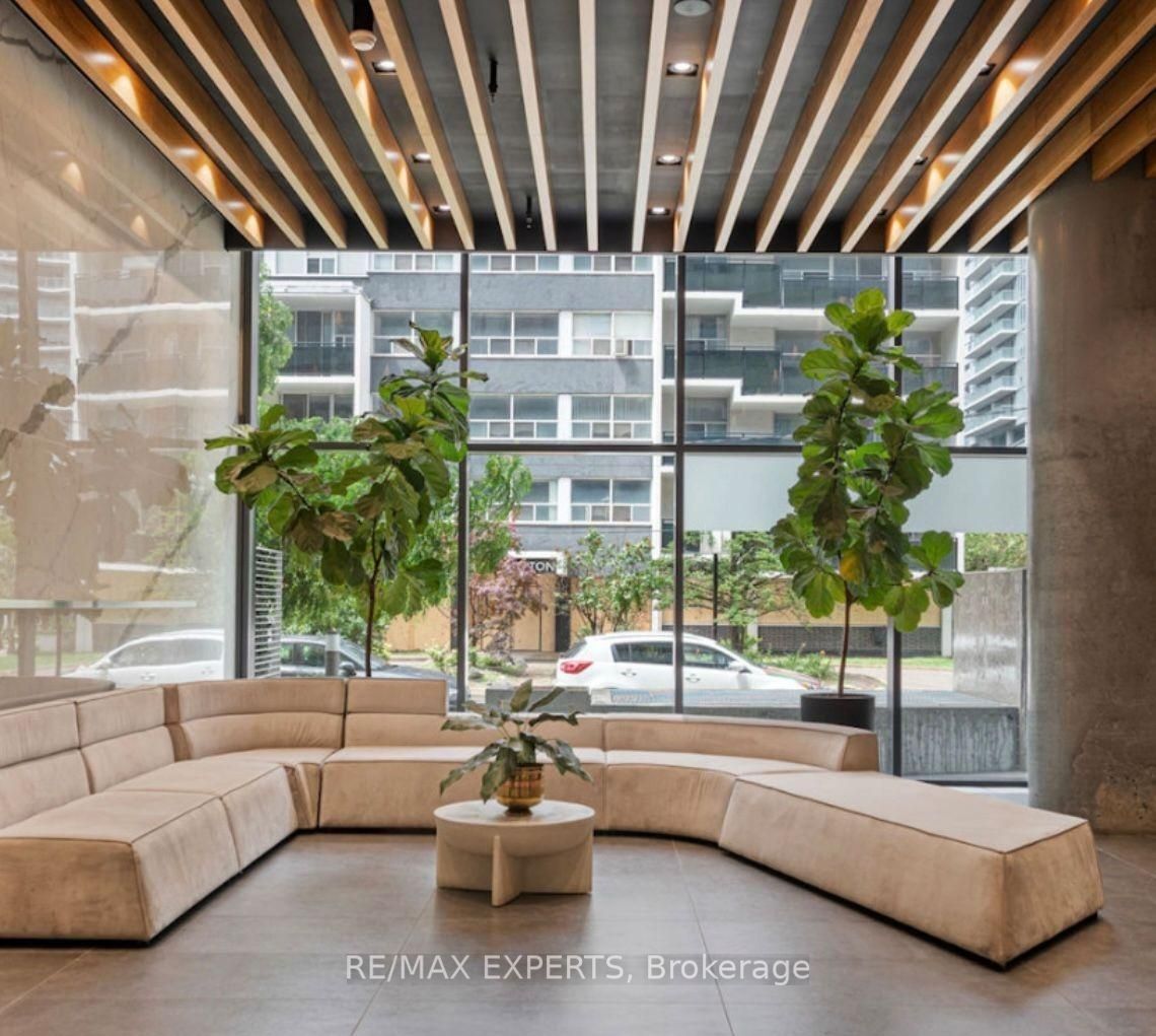 161 Roehampton Avenue 530, Toronto, ON M4P 0C8 photo 3