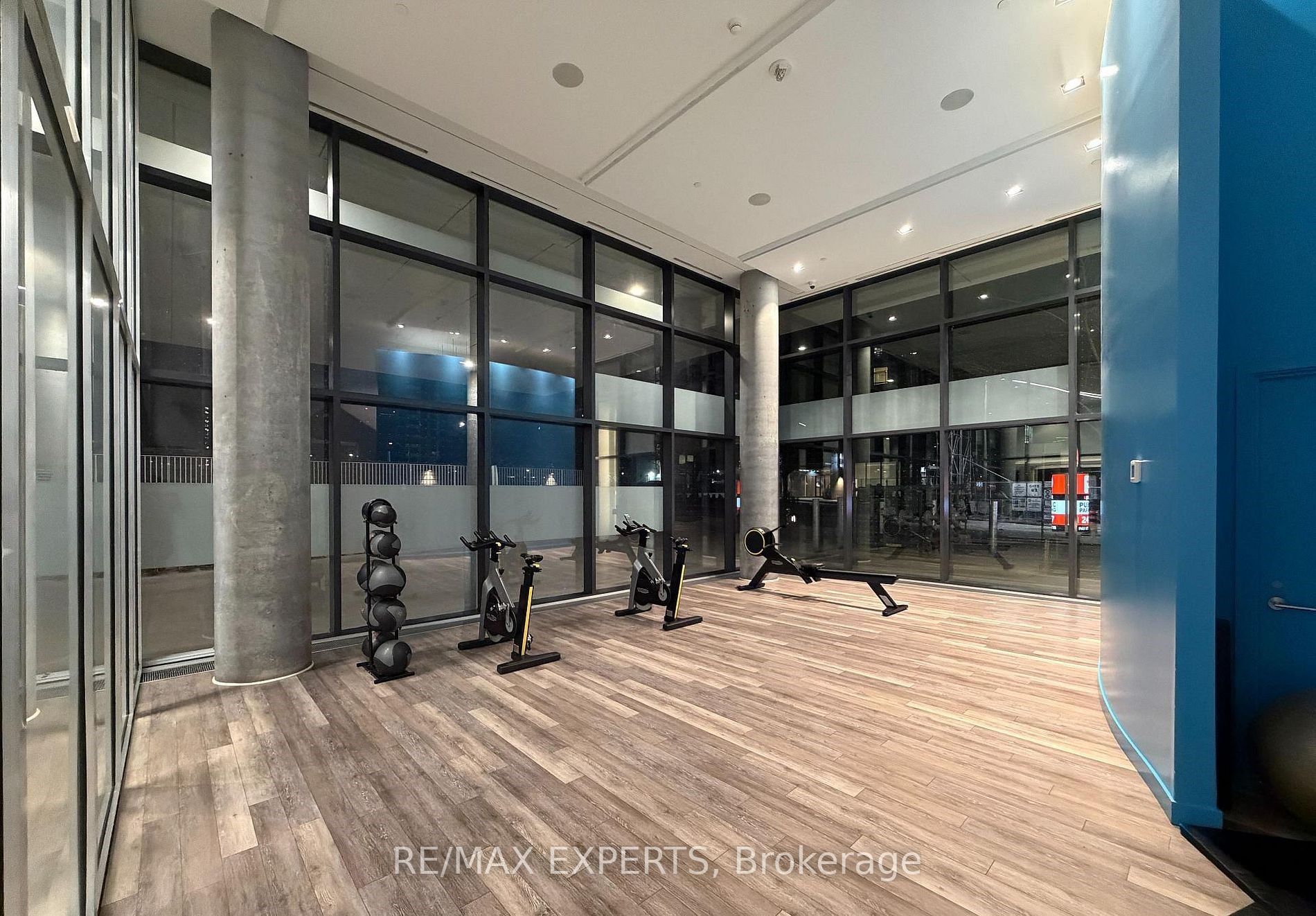 161 Roehampton Avenue 530, Toronto, ON M4P 0C8 photo 5
