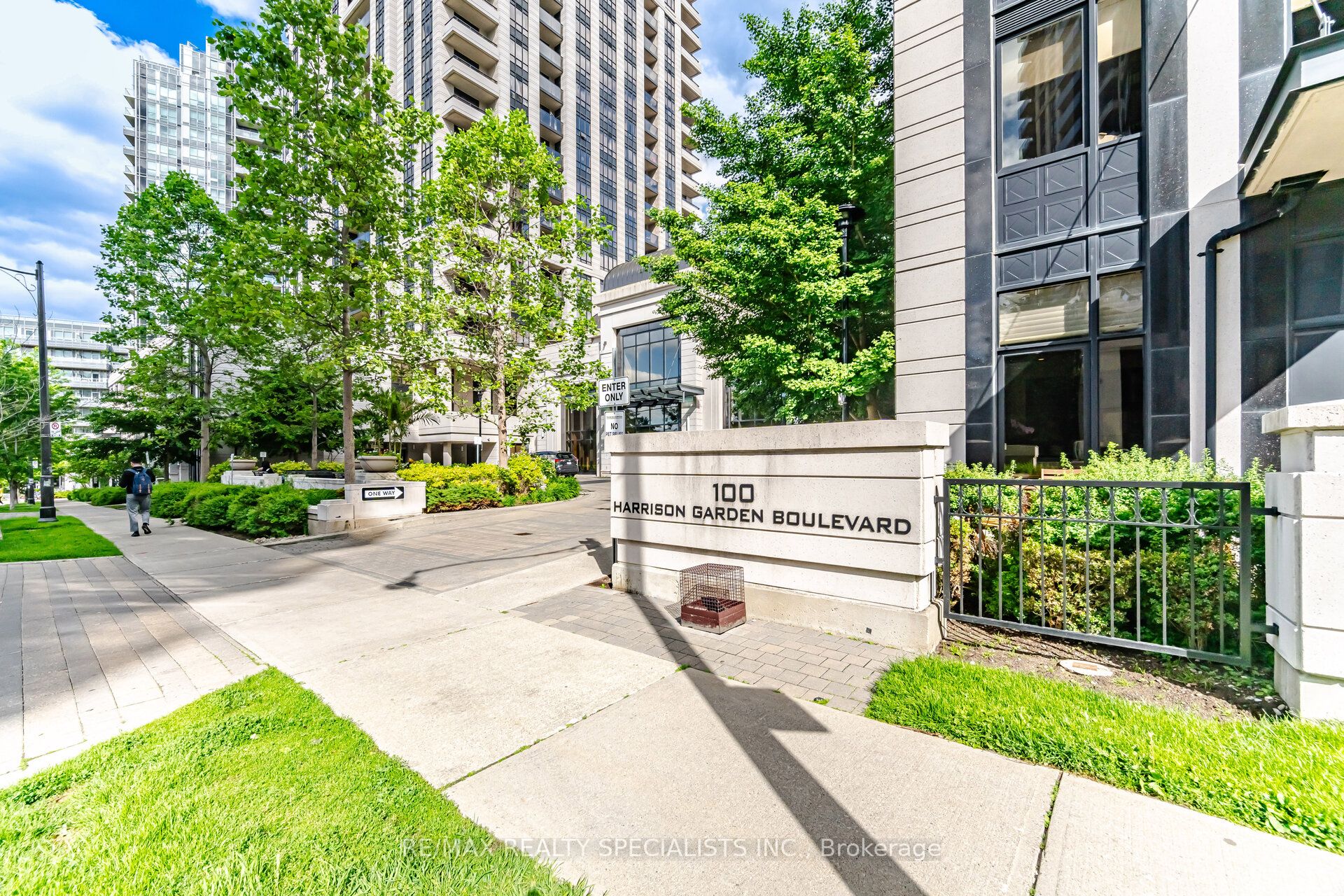 100 Harrison Garden Boulevard 714, Toronto, ON M2N 0C2 photo 2