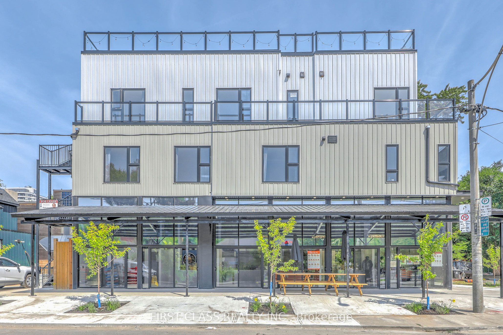 364 Huron Street 302, Toronto, ON M5S 2G4
