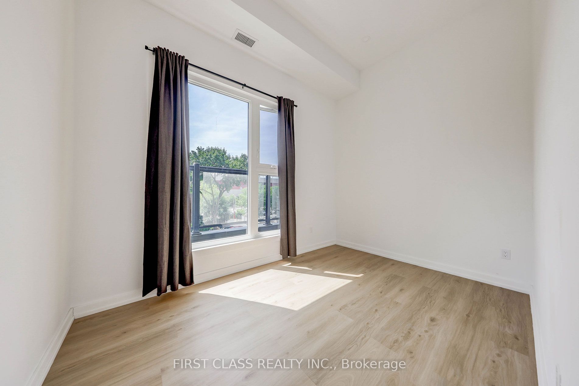 364 Huron Street 302, Toronto, ON M5S 2G4 photo 3