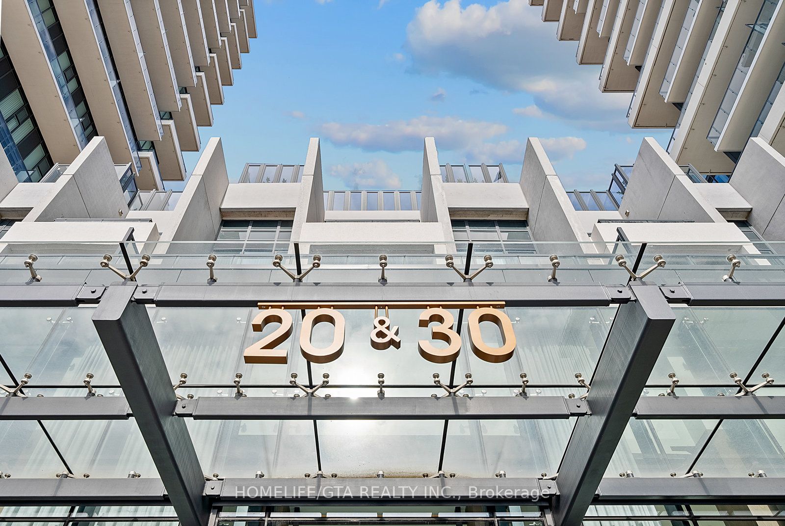30 Inn On The Park Drive 613, Toronto, ON M3C 0P7