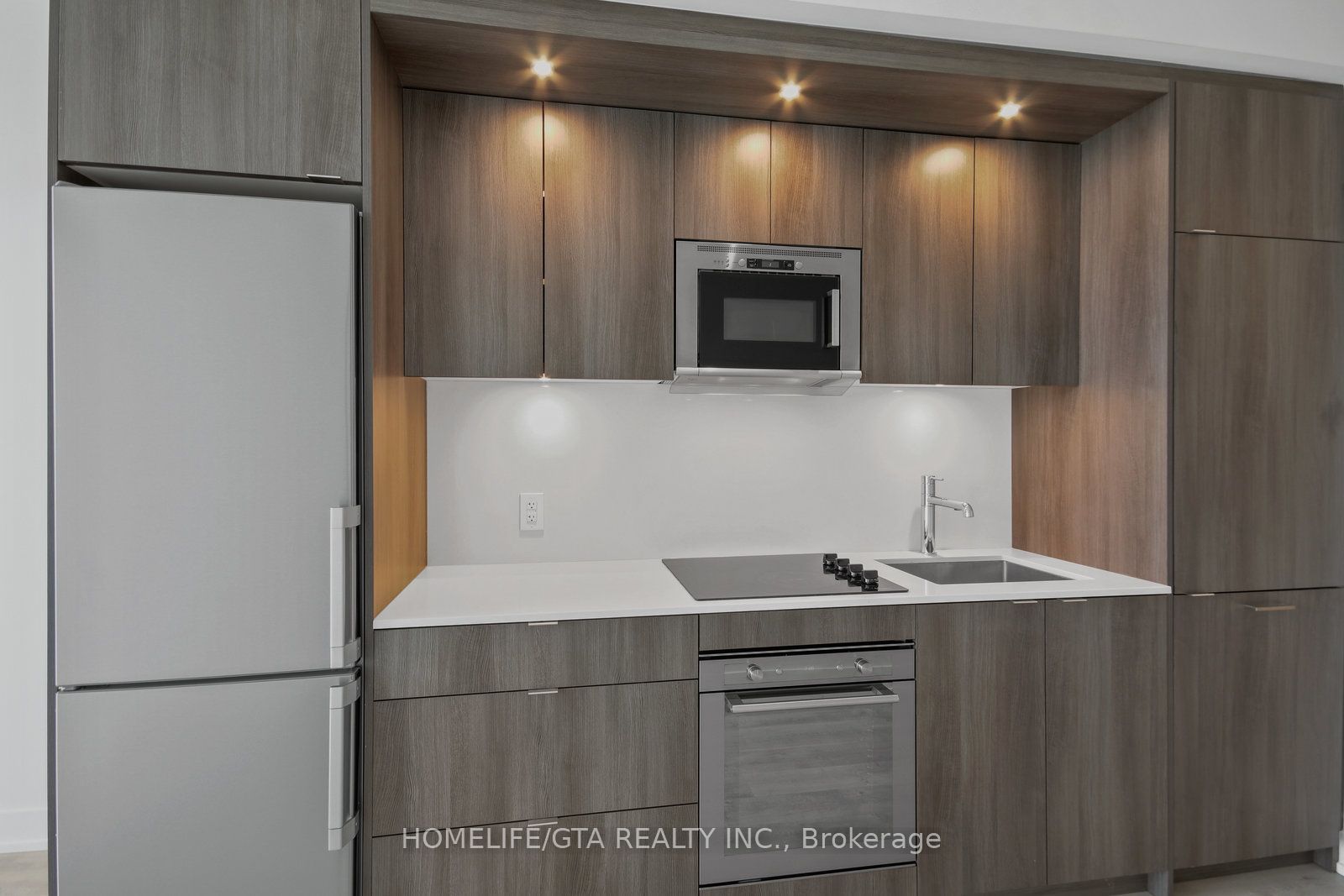30 Inn On The Park Drive 613, Toronto, ON M3C 0P7 photo 5