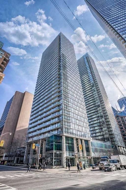 37 Grosvenor Street 608, Toronto, ON M4Y 3G5 photo 2