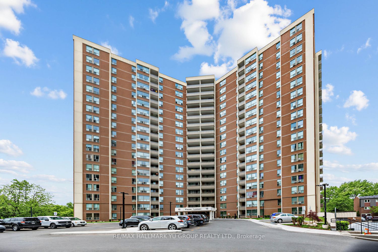 15 Vicora Linkway 401, Toronto, ON M3C 1A7