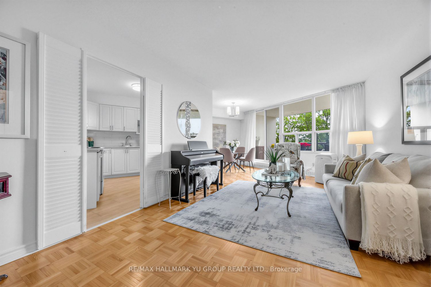 15 Vicora Linkway 401, Toronto, ON M3C 1A7 photo 3