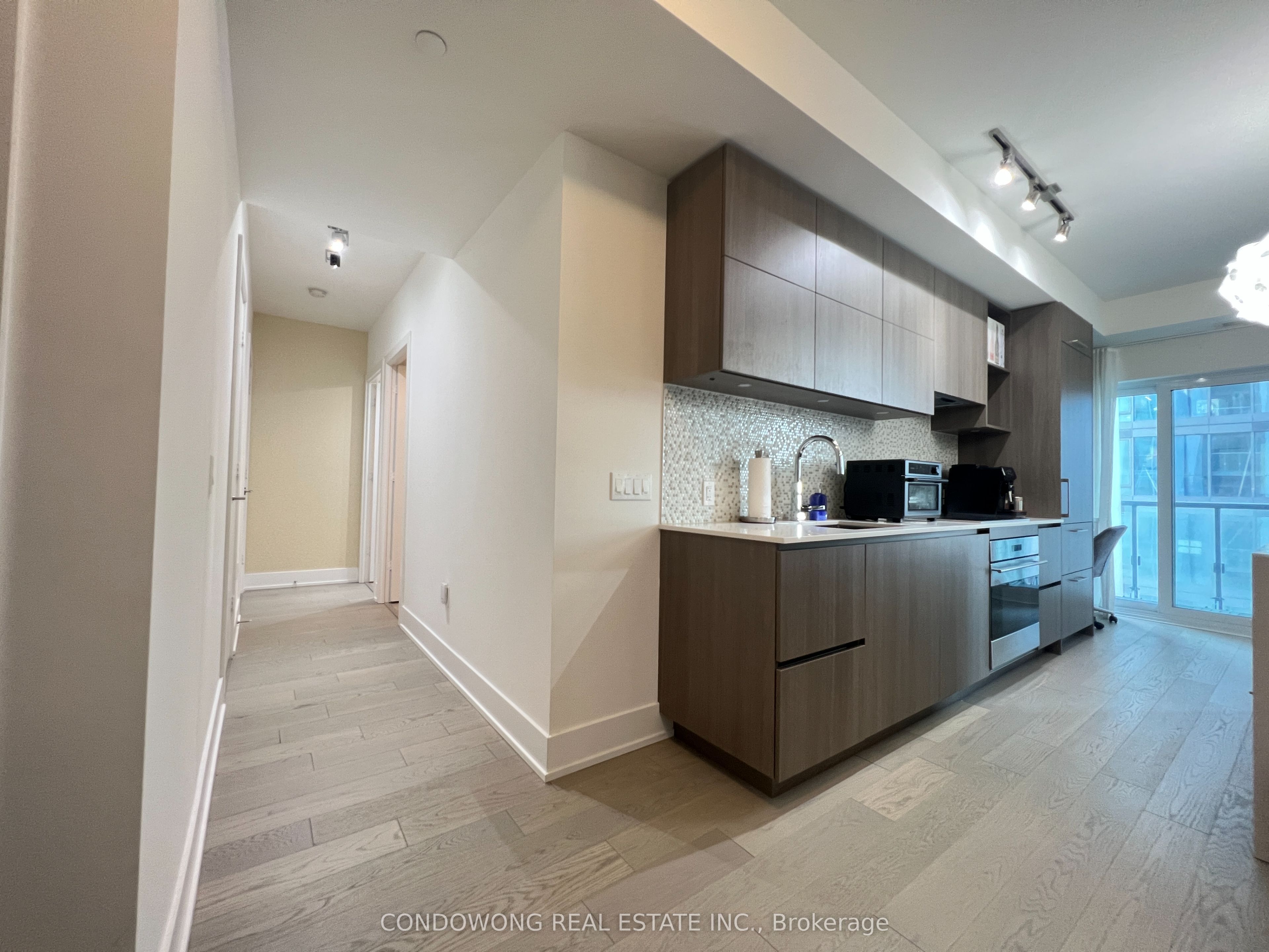 1 Yorkville Avenue 3801, Toronto, ON M4W 0B1 photo 2