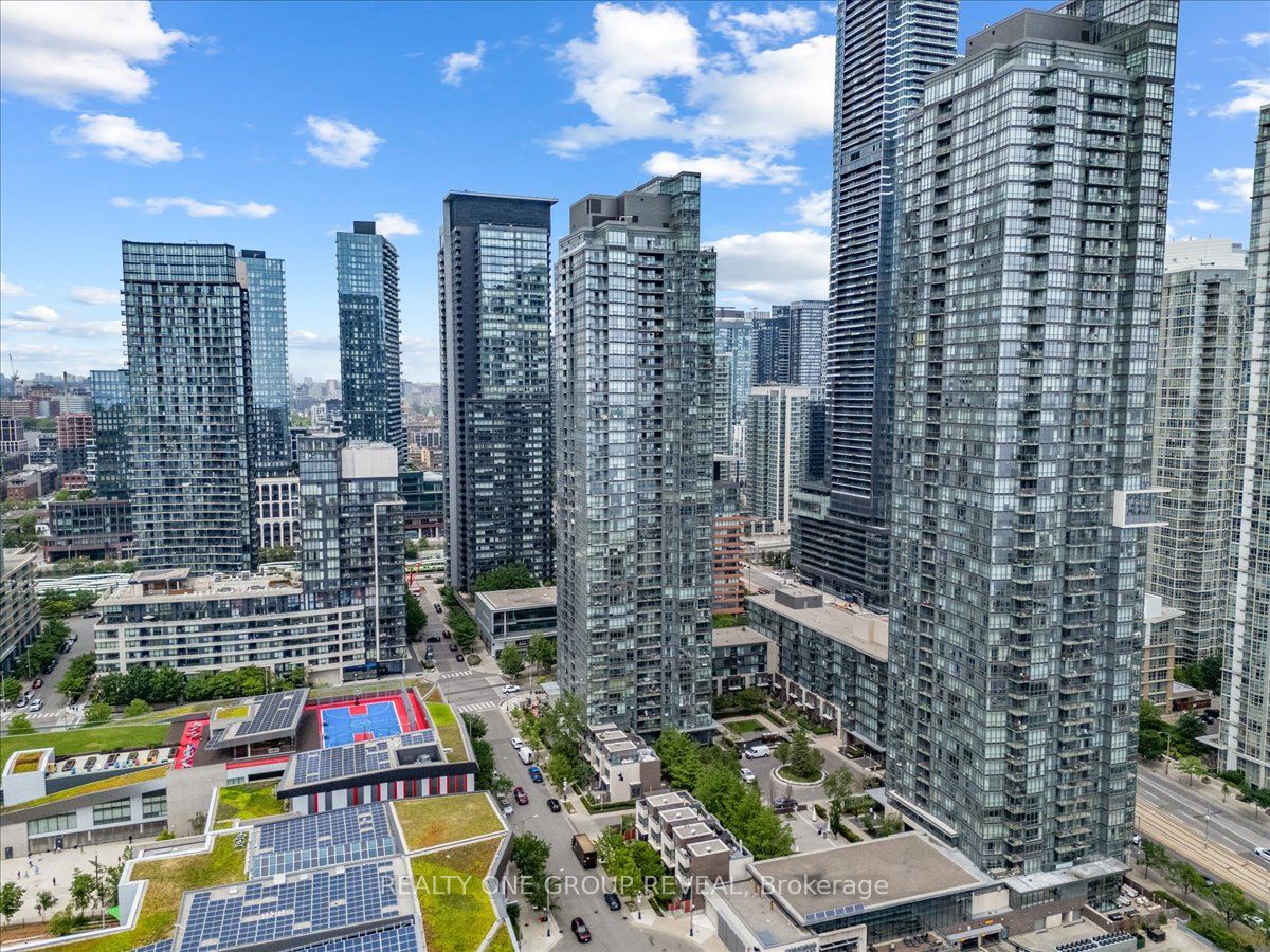 15 Brunel Court 112, Toronto, ON M5V 3Y6 photo 2