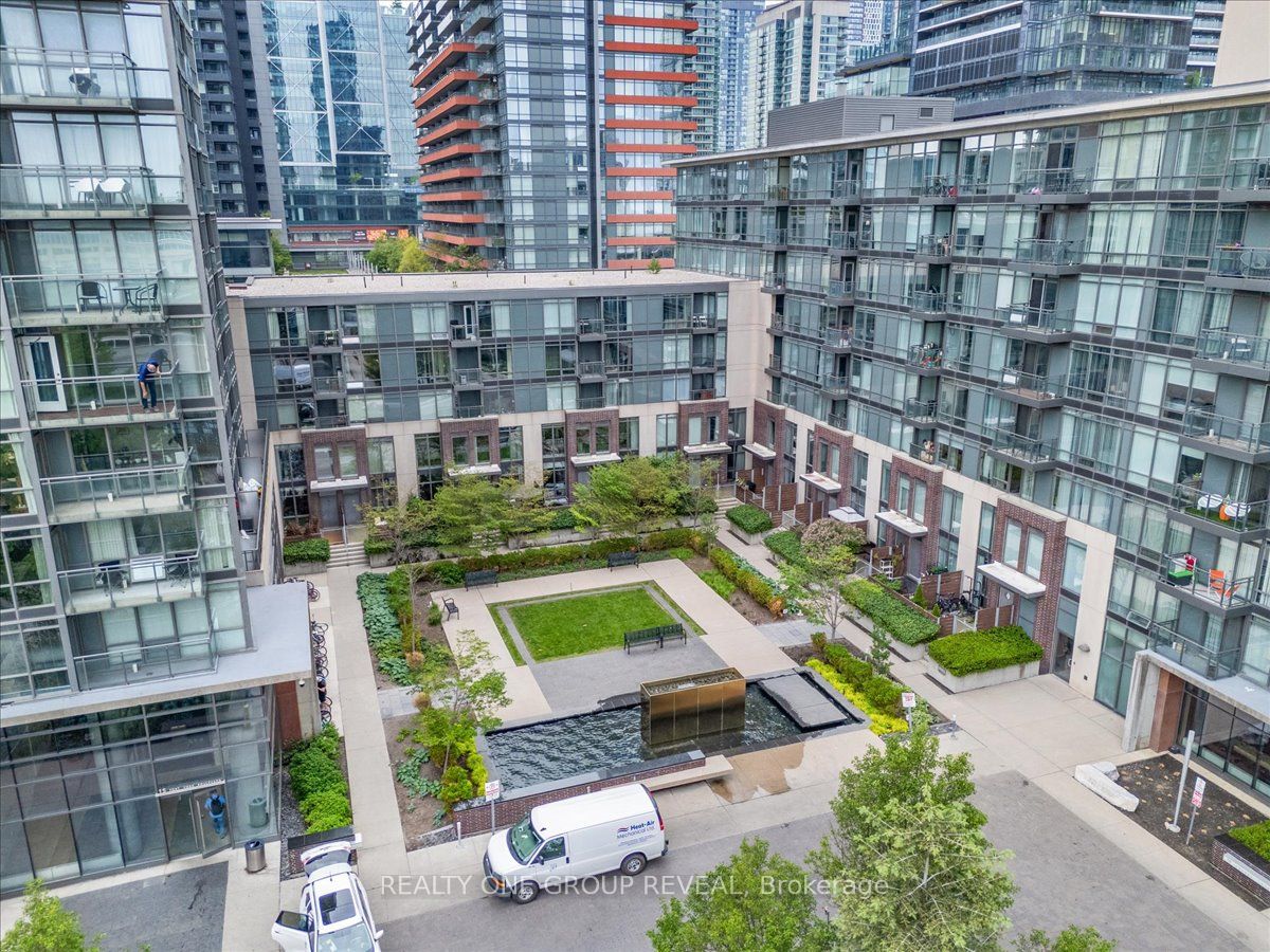 15 Brunel Court 112, Toronto, ON M5V 3Y6 photo 5