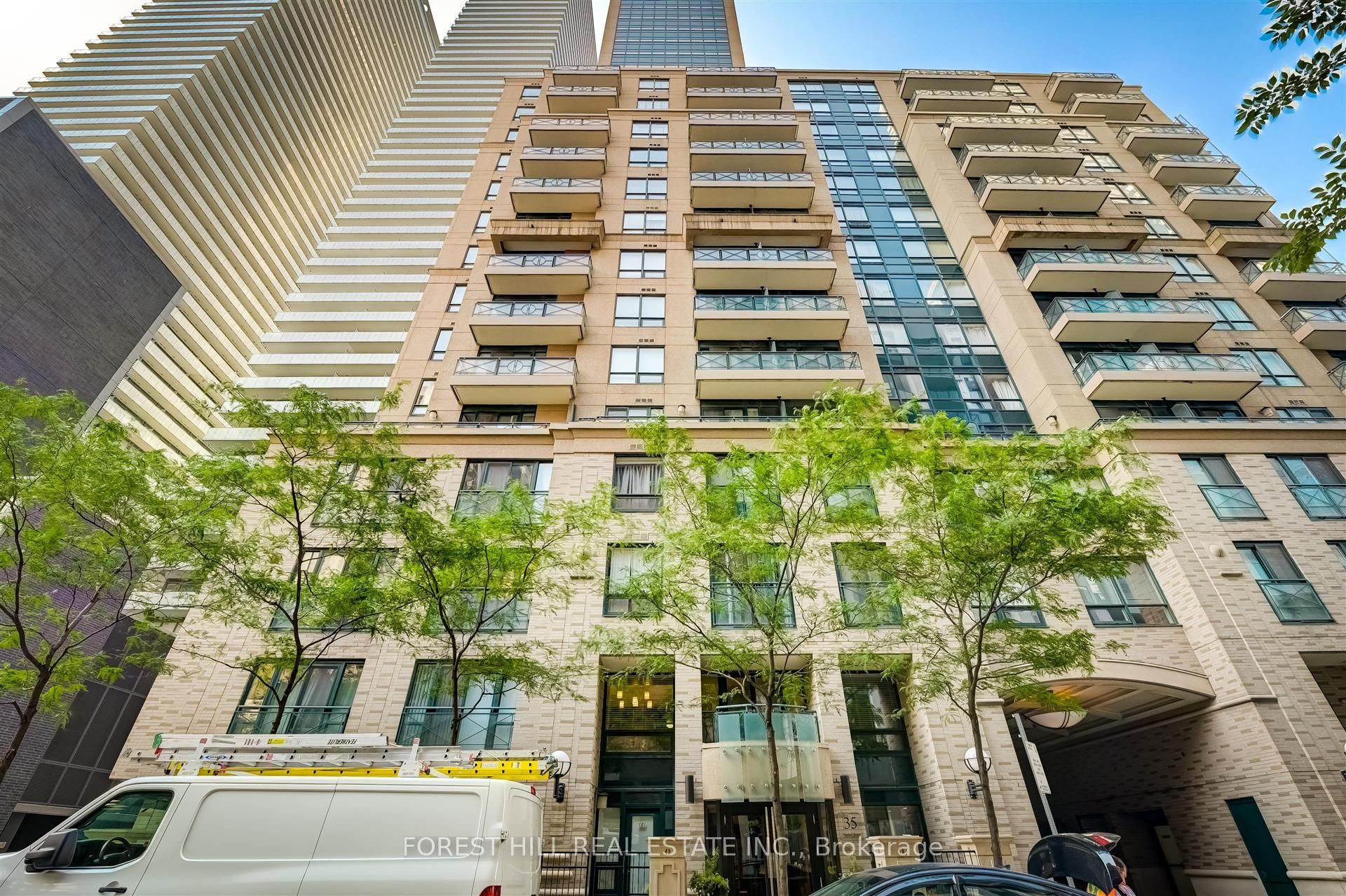 35 Hayden Street 2504, Toronto, ON M4Y 3C3