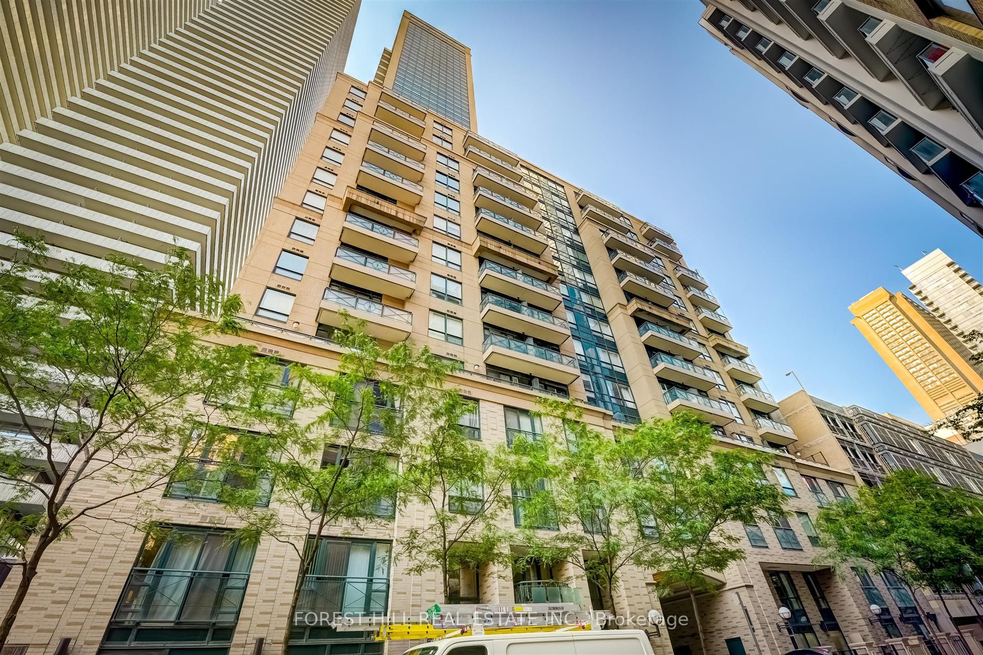 35 Hayden Street 2504, Toronto, ON M4Y 3C3 photo 2