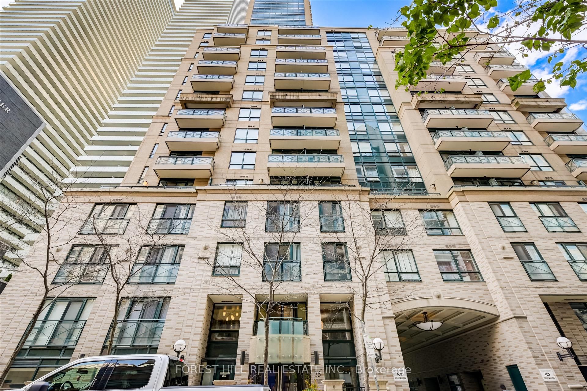 35 Hayden Street 2504, Toronto, ON M4Y 3C3 photo 3