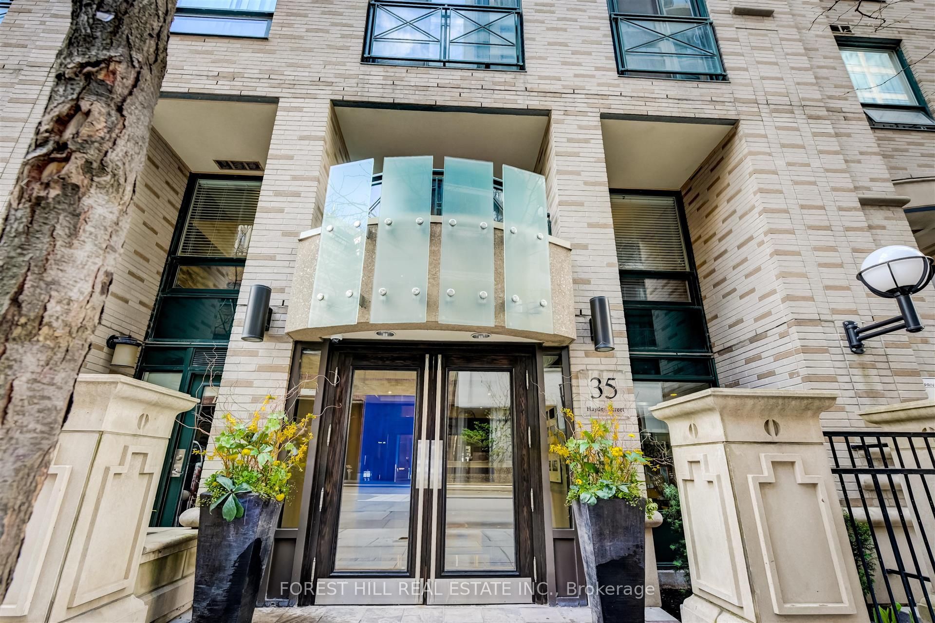 35 Hayden Street 2504, Toronto, ON M4Y 3C3 photo 4