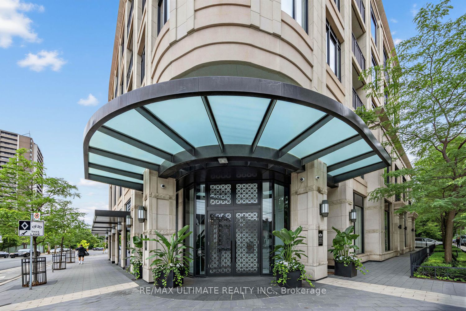 133 Hazelton Avenue 202, Toronto, ON M5R 0A6 photo 2