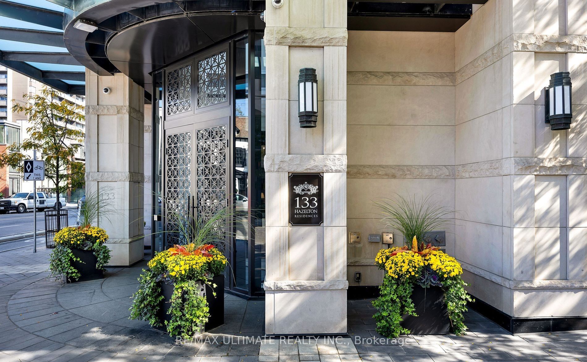 133 Hazelton Avenue 202, Toronto, ON M5R 0A6 photo 4