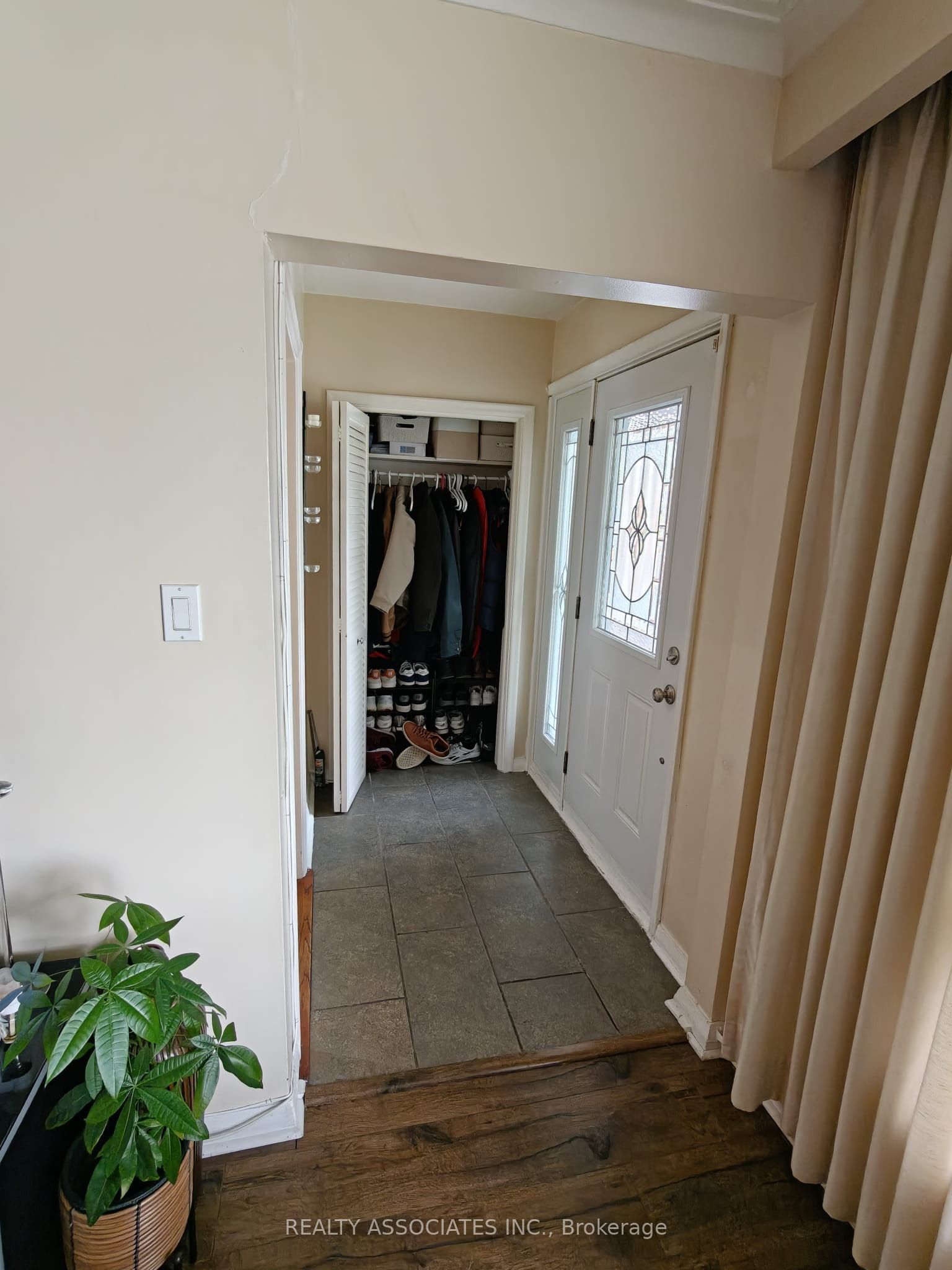 69 Cornerbrook Drive S, Toronto, ON M3A 1H5 photo 2