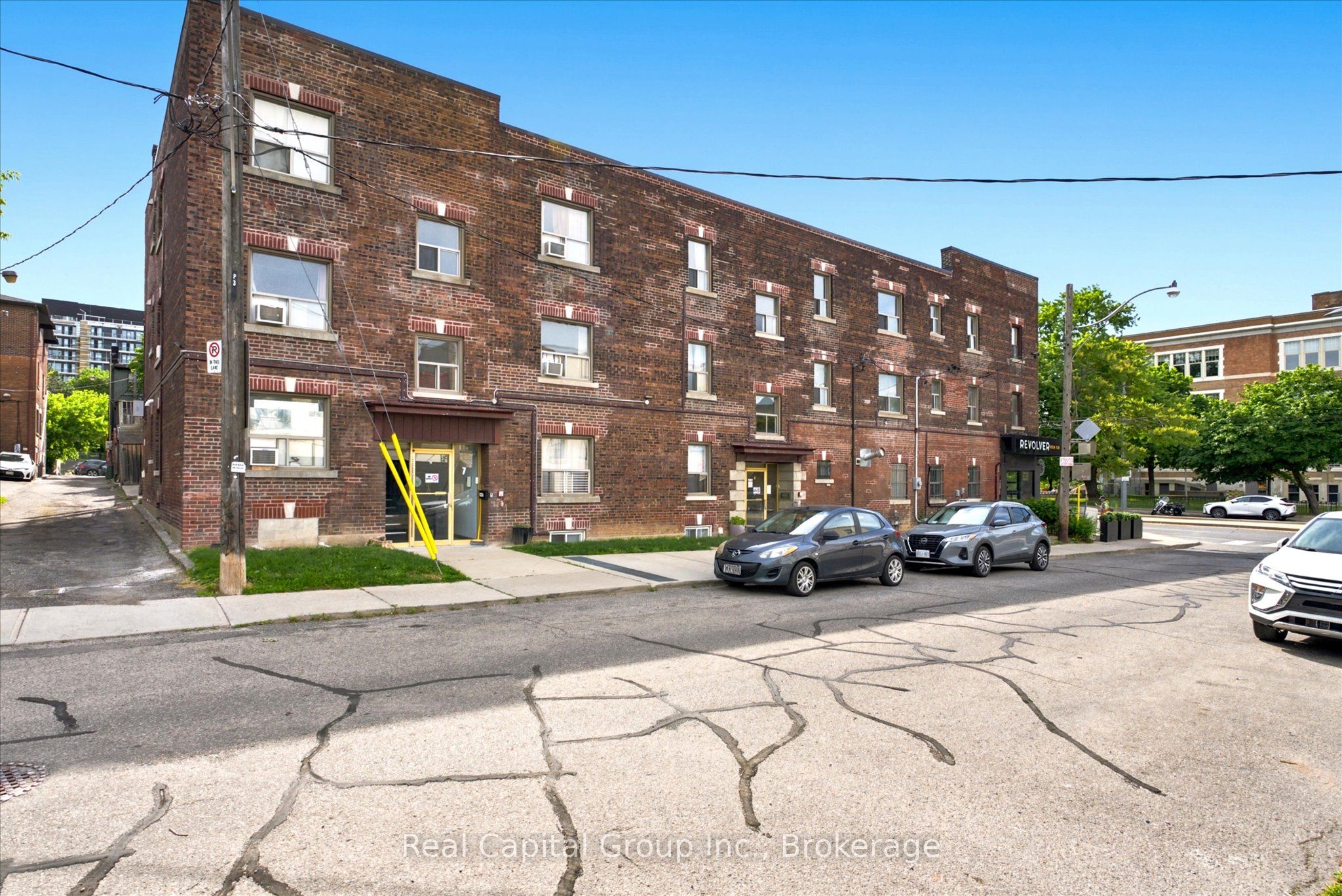 966 St Clair Avenue W 3, Toronto, ON M6C 1C5