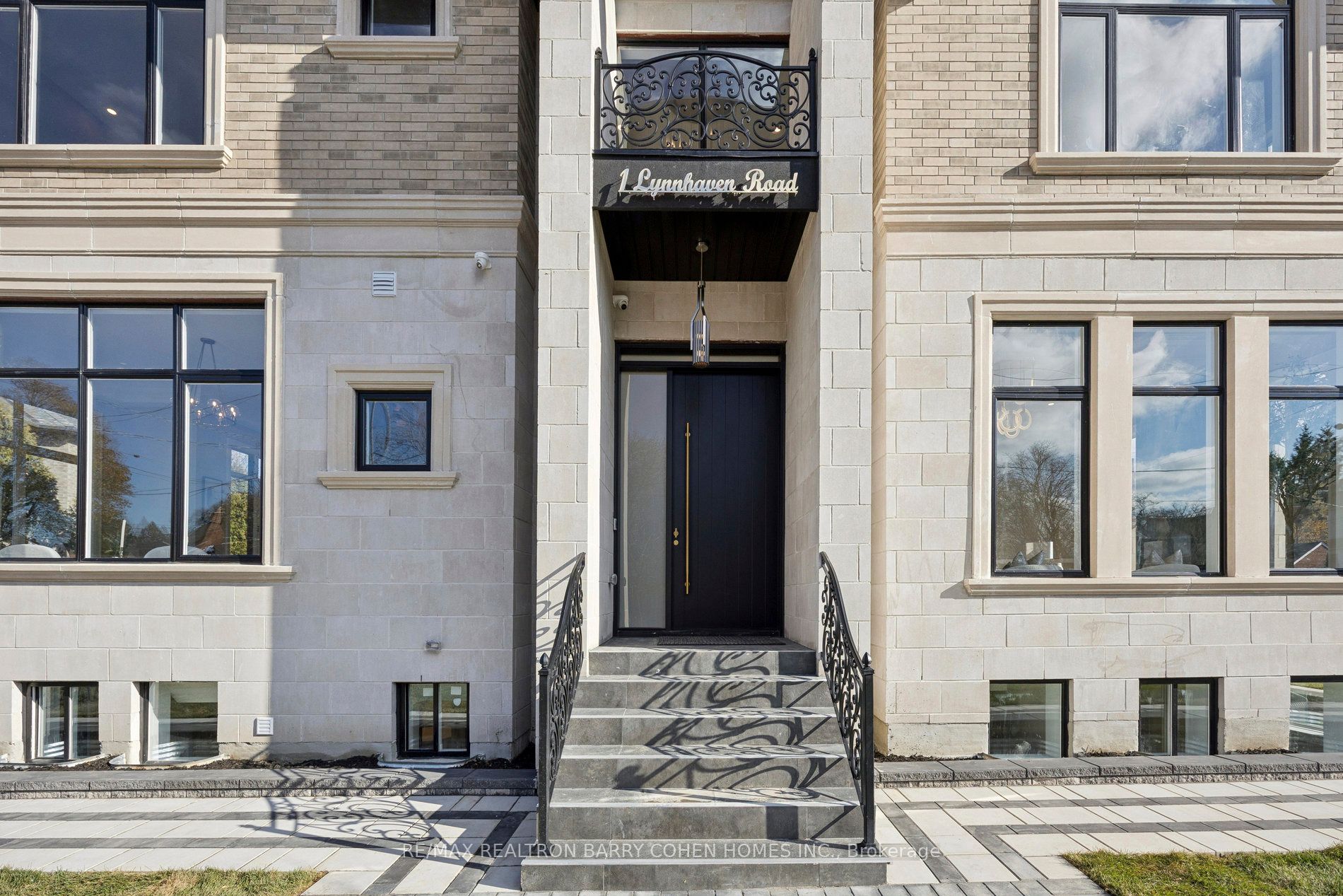 1 Lynnhaven Road, Toronto, ON M6A 2K7 photo 3