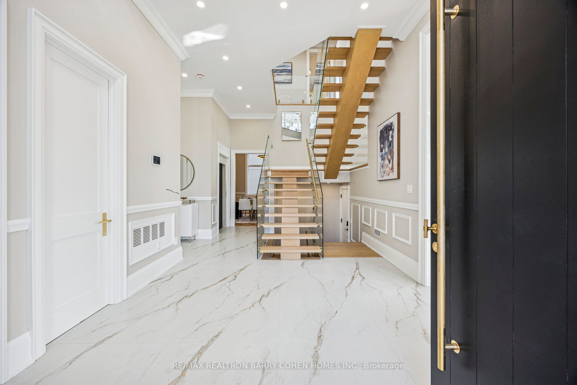 1 Lynnhaven Road, Toronto, ON M6A 2K7 photo 4