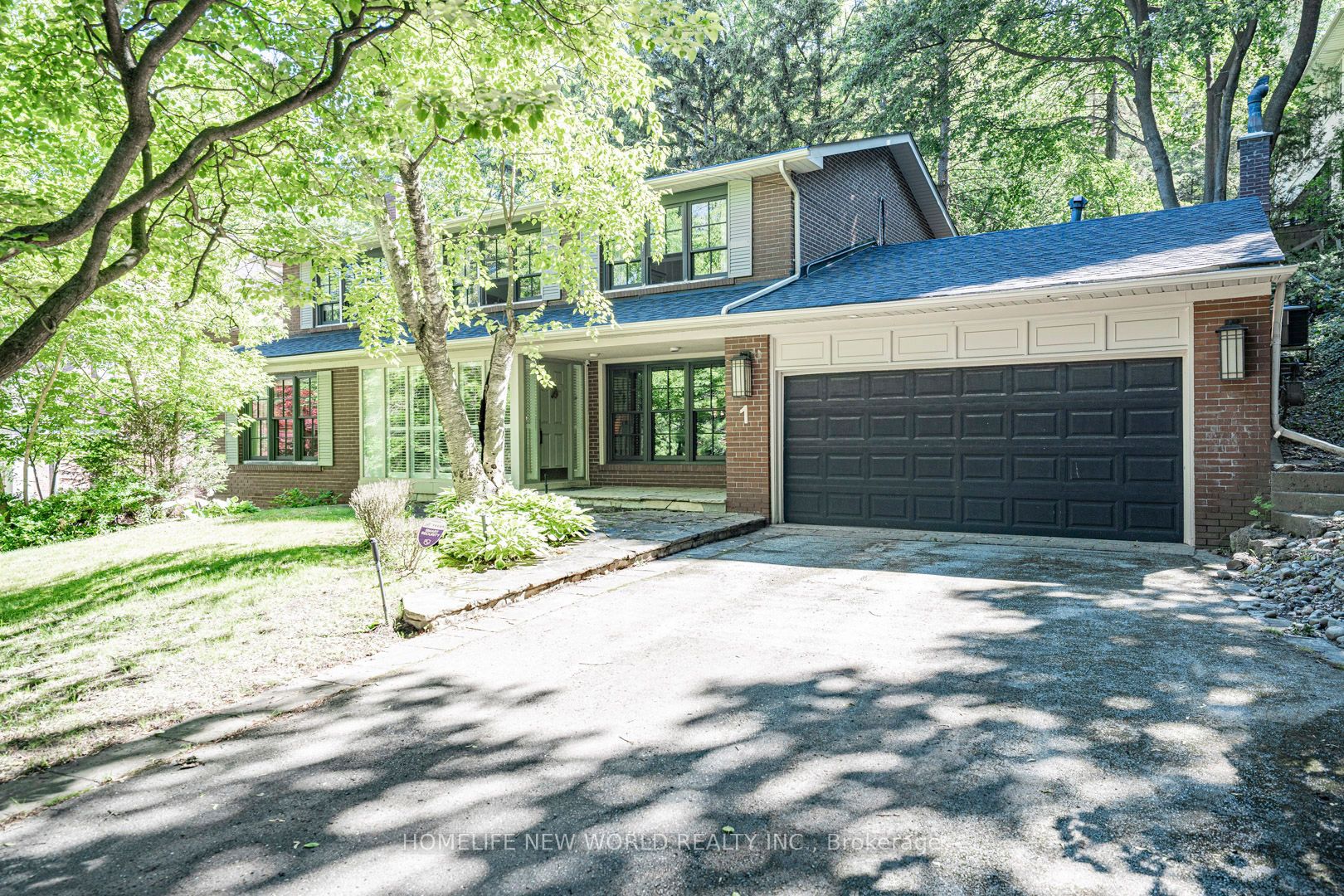 1 Campbell Crescent, Toronto, ON M2P 1P1