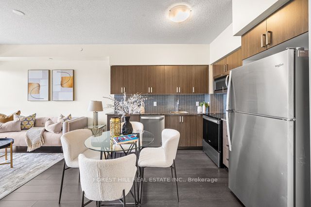 1603 Eglinton Avenue W 319, Toronto, ON M6E 0A1 photo 2