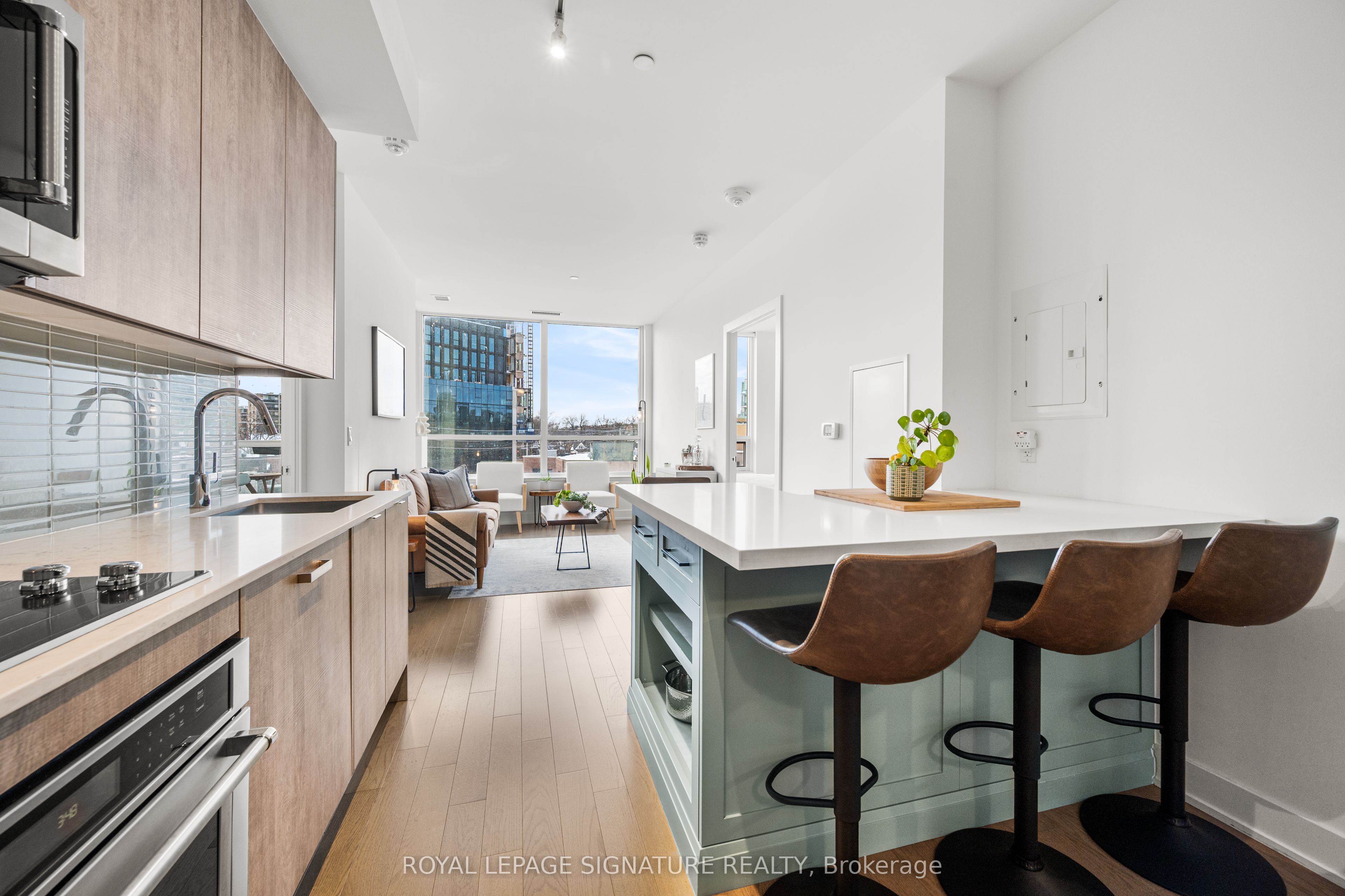 181 Bedford Road 410, Toronto, ON M5R 0C2