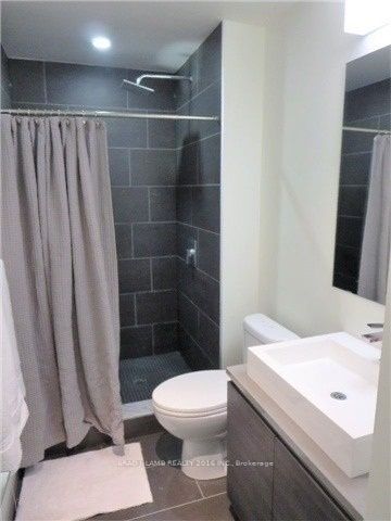 111 Bathurst Street 1212, Toronto, ON M5V 2R1 photo 4