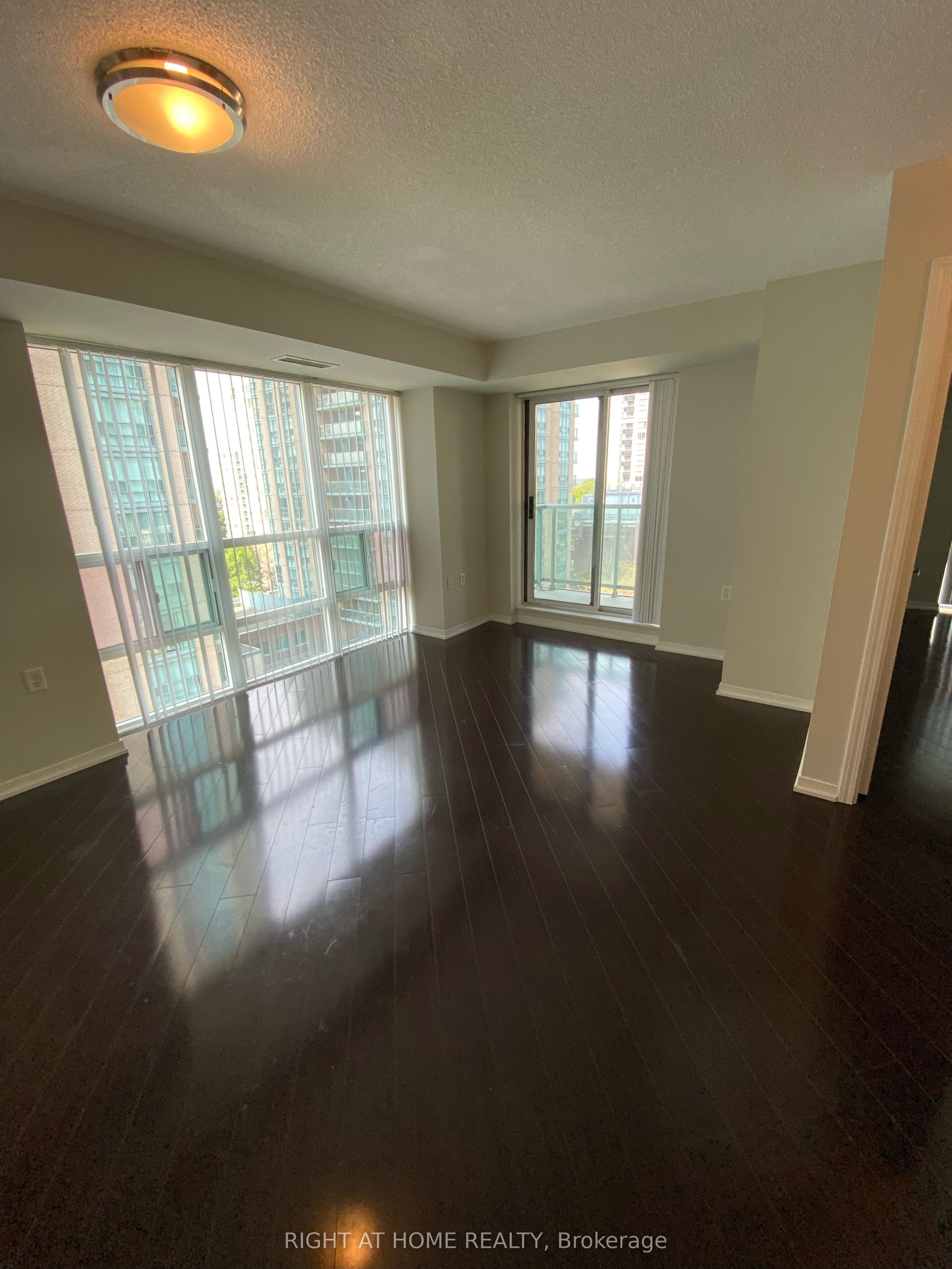 20 Olive Avenue 1005, Toronto, ON M2N 7G5 photo 2