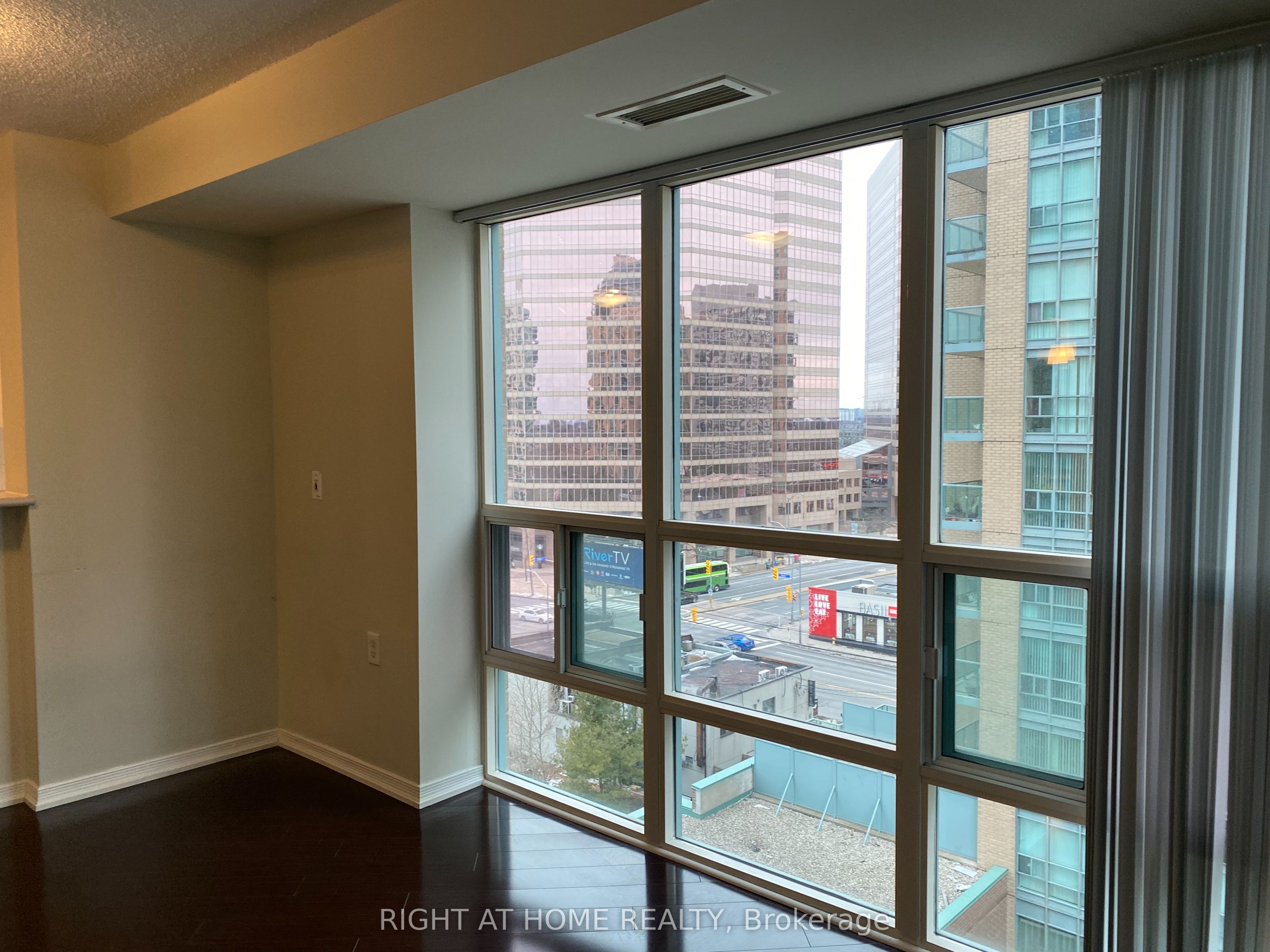 20 Olive Avenue 1005, Toronto, ON M2N 7G5 photo 4