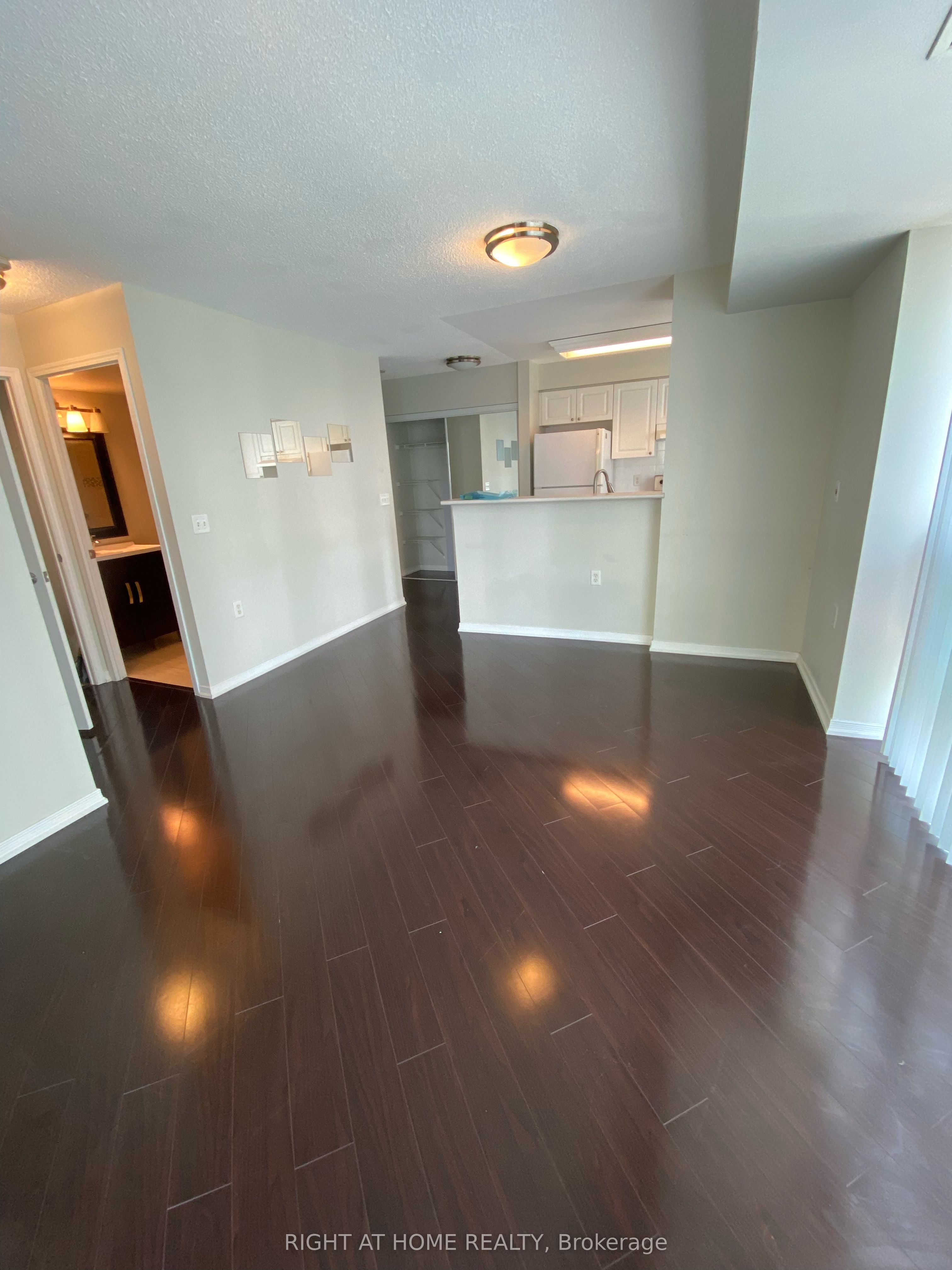 20 Olive Avenue 1005, Toronto, ON M2N 7G5 photo 5