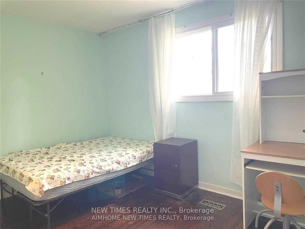 7 Leavey Court Upper, Toronto, ON M2H 1E5 photo 2