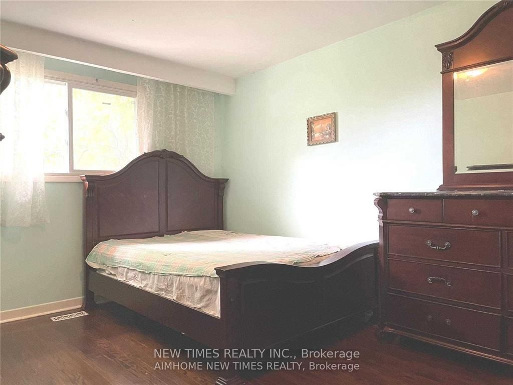 7 Leavey Court Upper, Toronto, ON M2H 1E5 photo 4