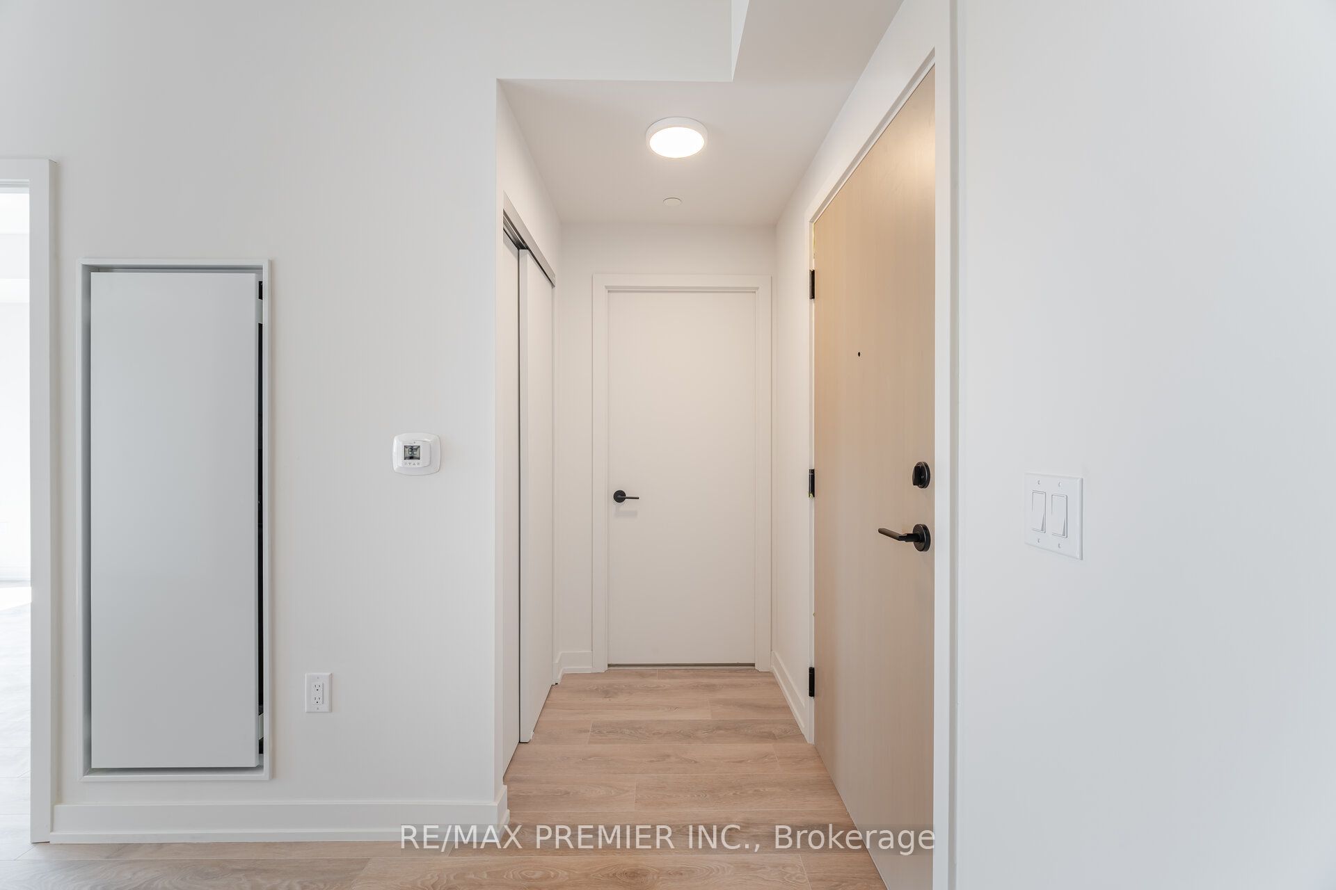 181 Sterling Avenue 708, Toronto, ON M6R 2B2 photo 4