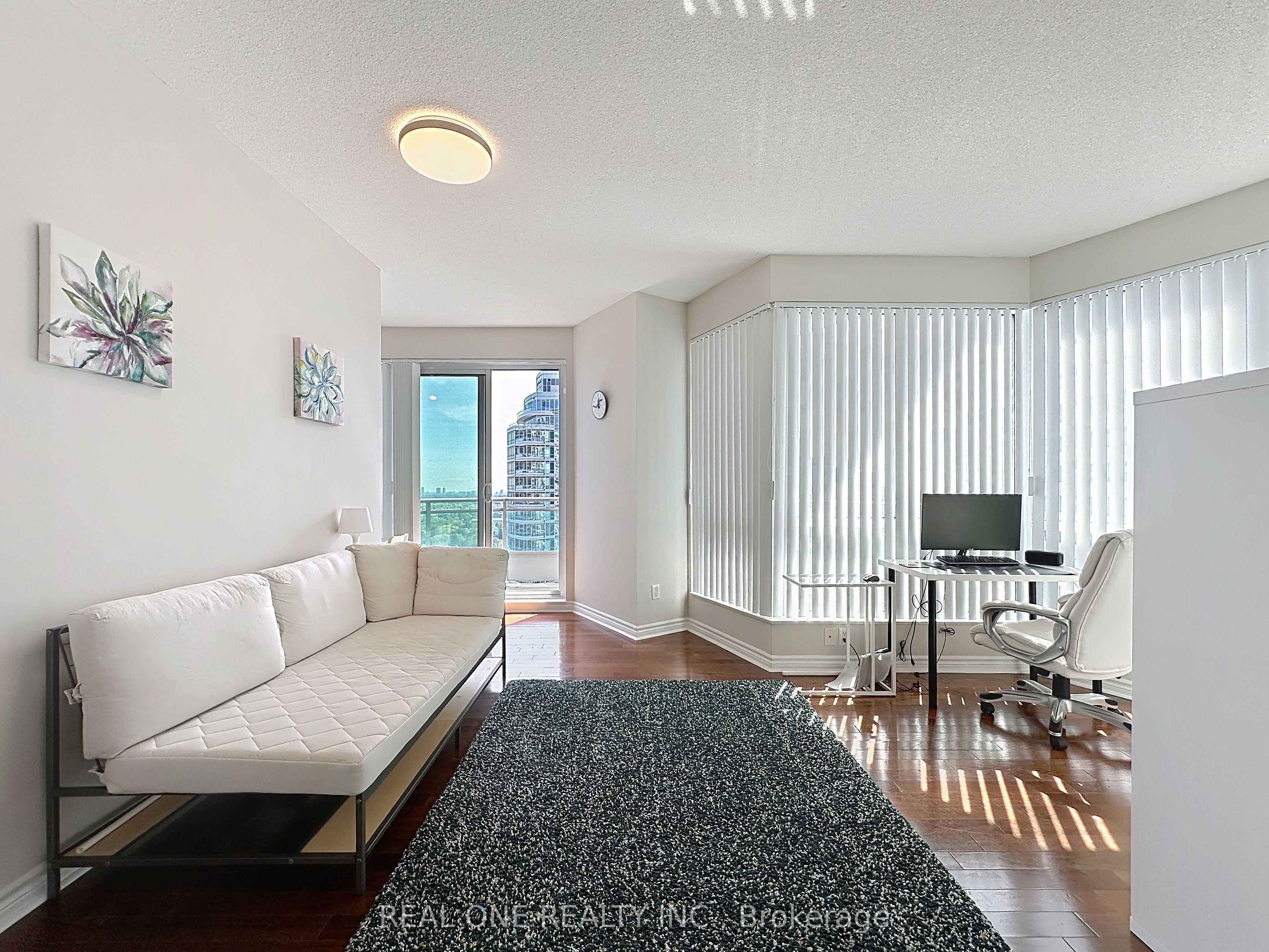 18 Holmes Avenue 2205, Toronto, ON M2N 0E1 photo 3