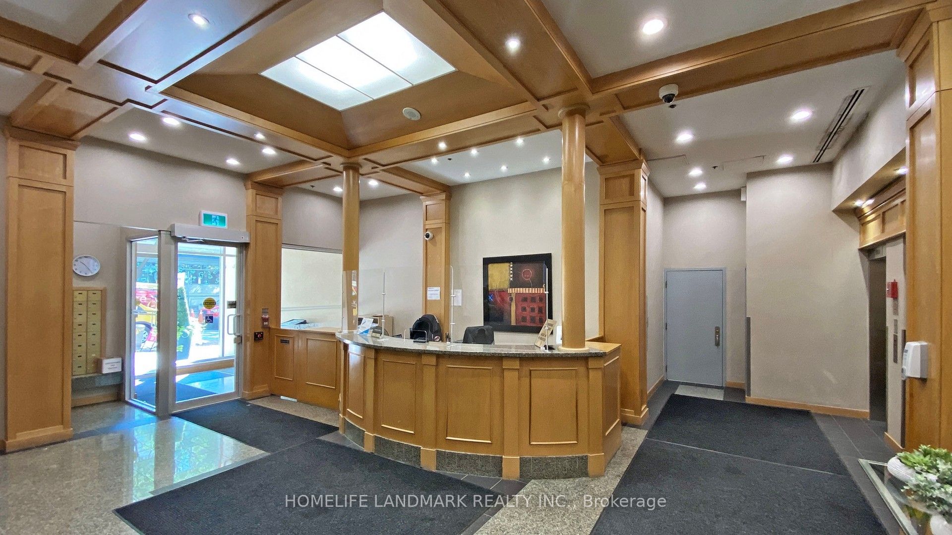 43 Eglinton Avenue E 1003, Toronto, ON M4P 1A2 photo 3