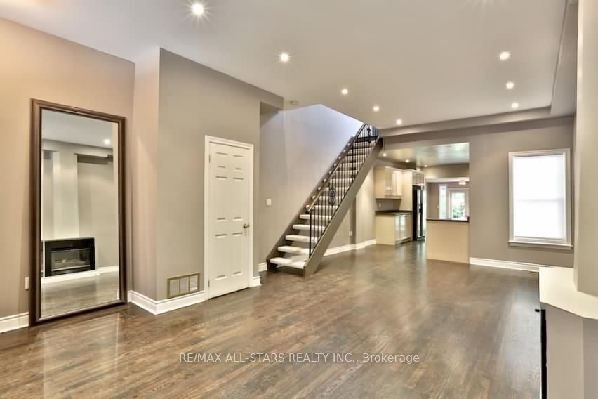 68 Macpherson Avenue, Toronto, ON M5R 1W8