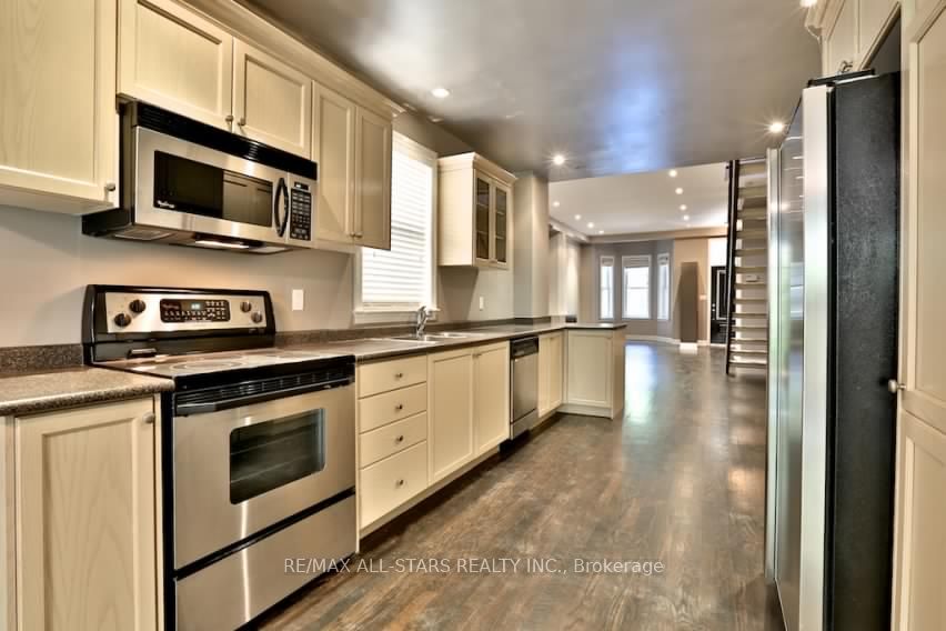 68 Macpherson Avenue, Toronto, ON M5R 1W8 photo 5