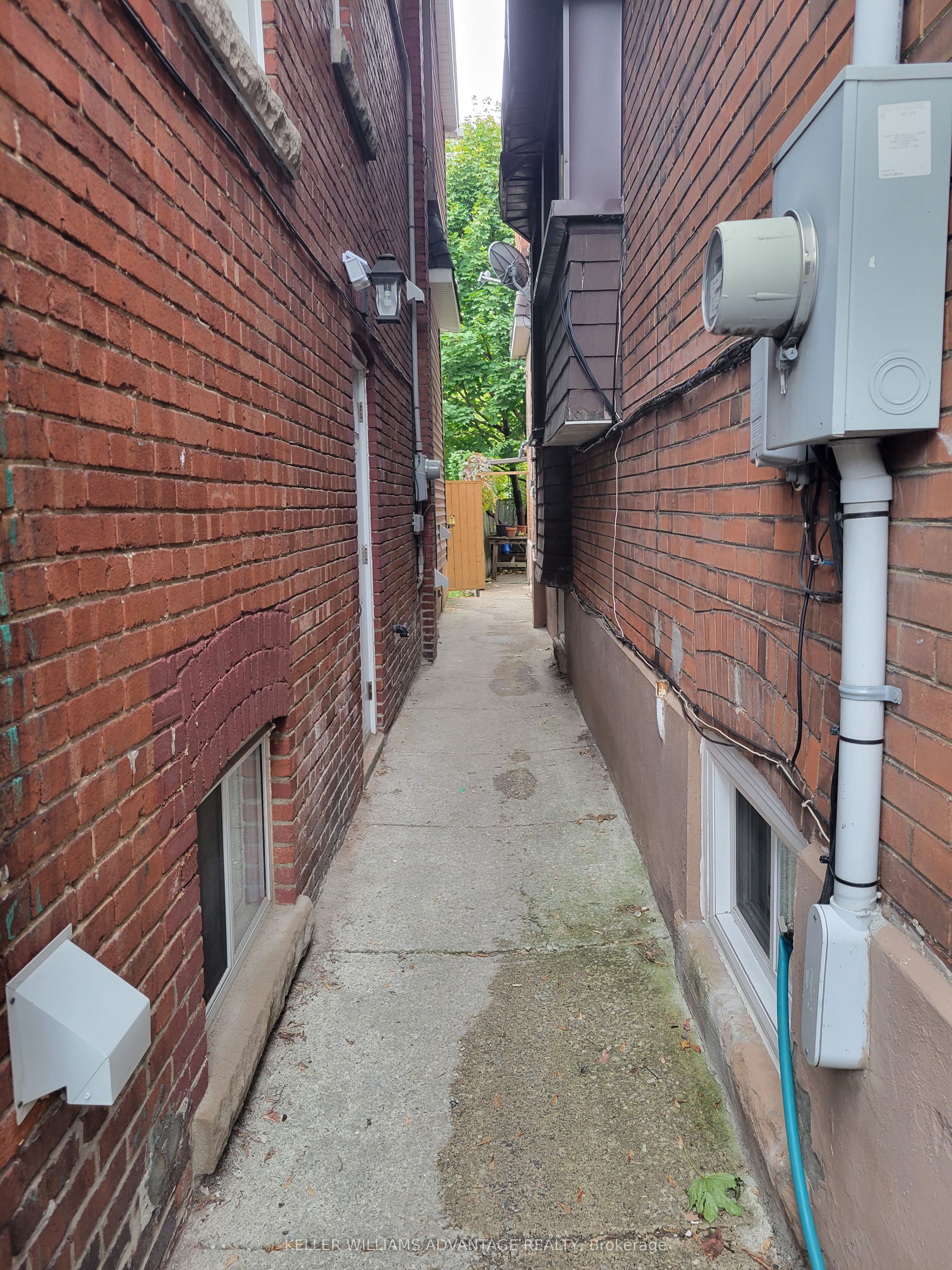 190 Lauder Avenue Basement, Toronto, ON M6E 3H4 photo 2