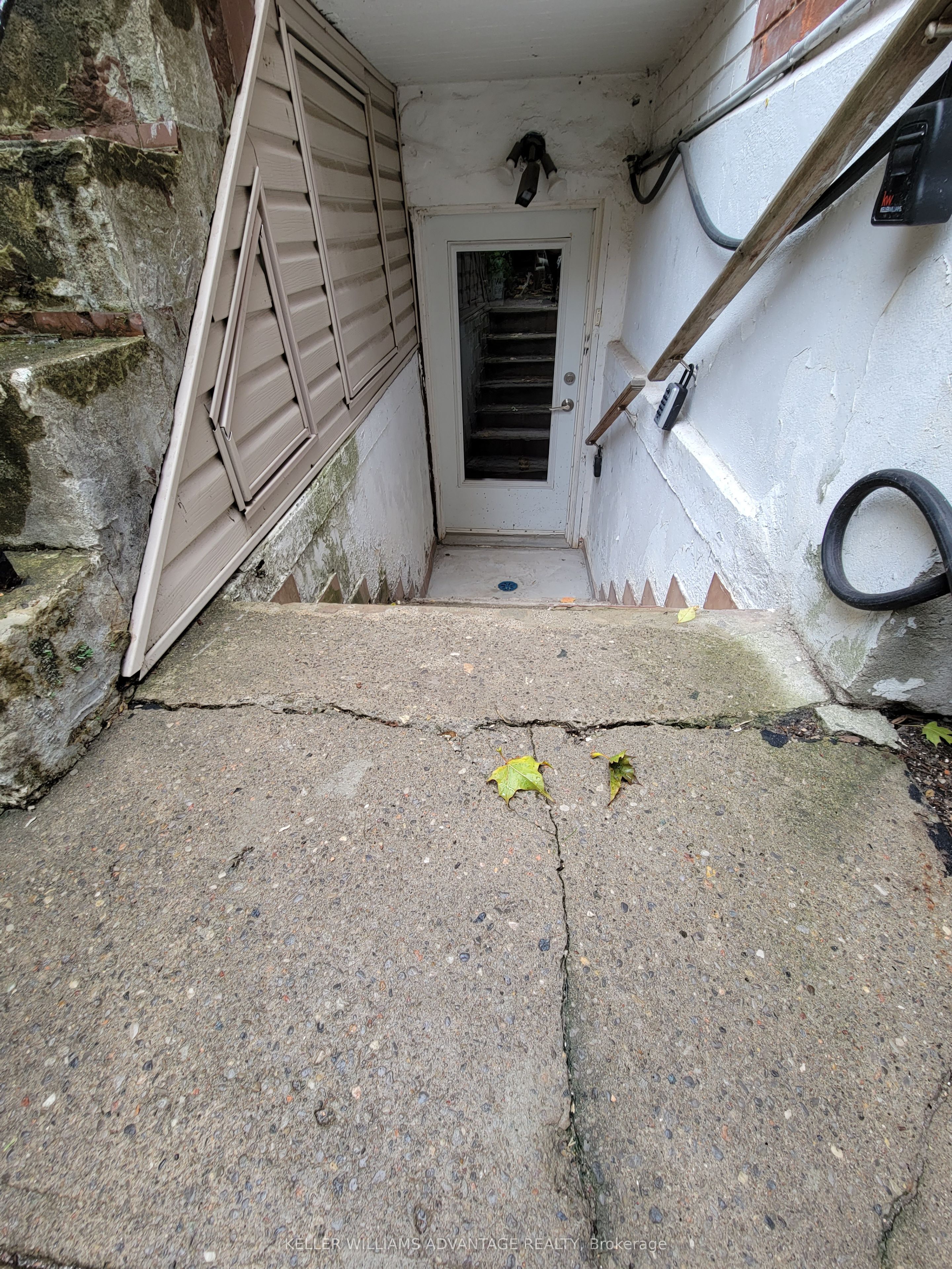 190 Lauder Avenue Basement, Toronto, ON M6E 3H4 photo 3