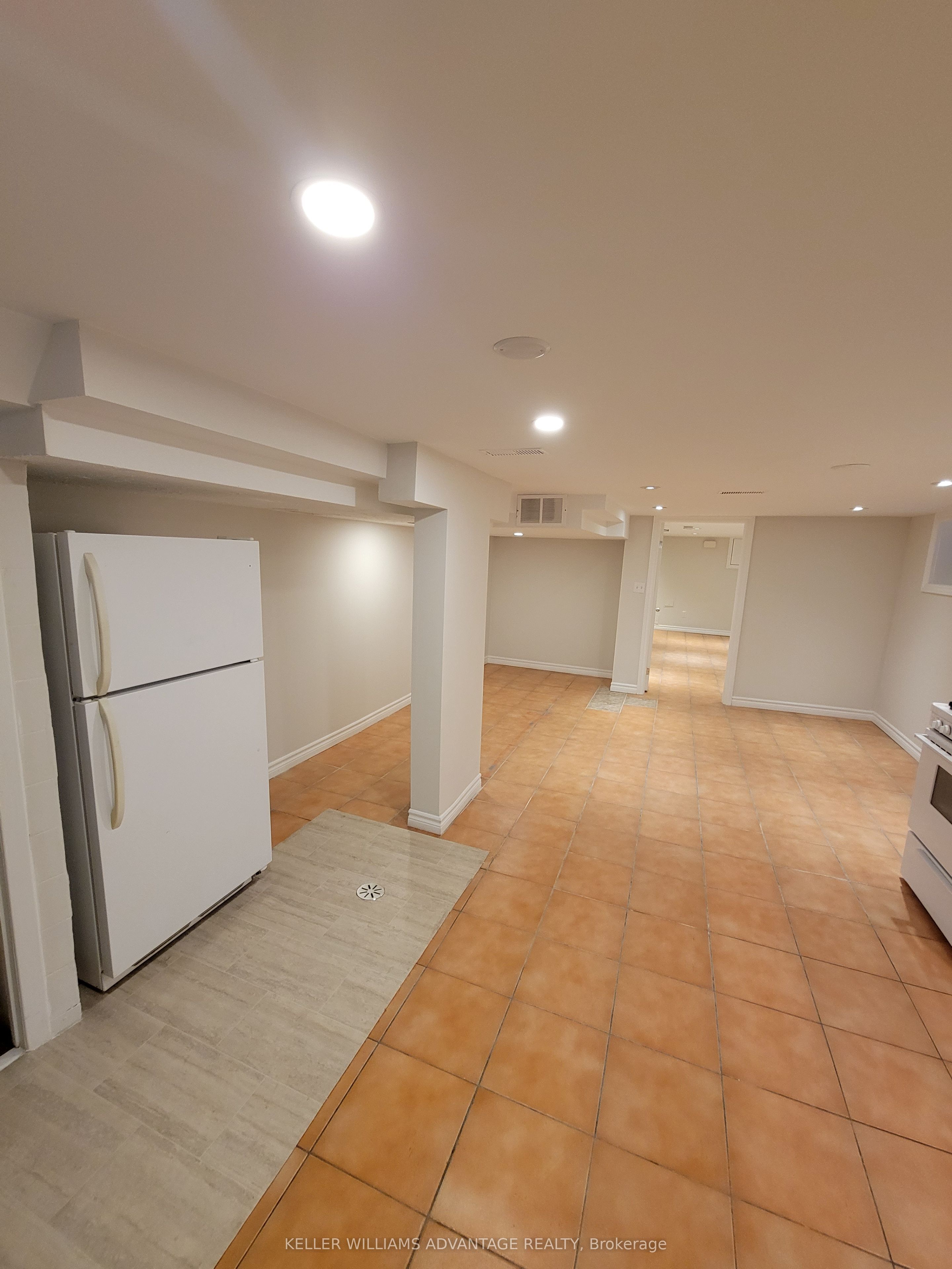 190 Lauder Avenue Basement, Toronto, ON M6E 3H4 photo 5