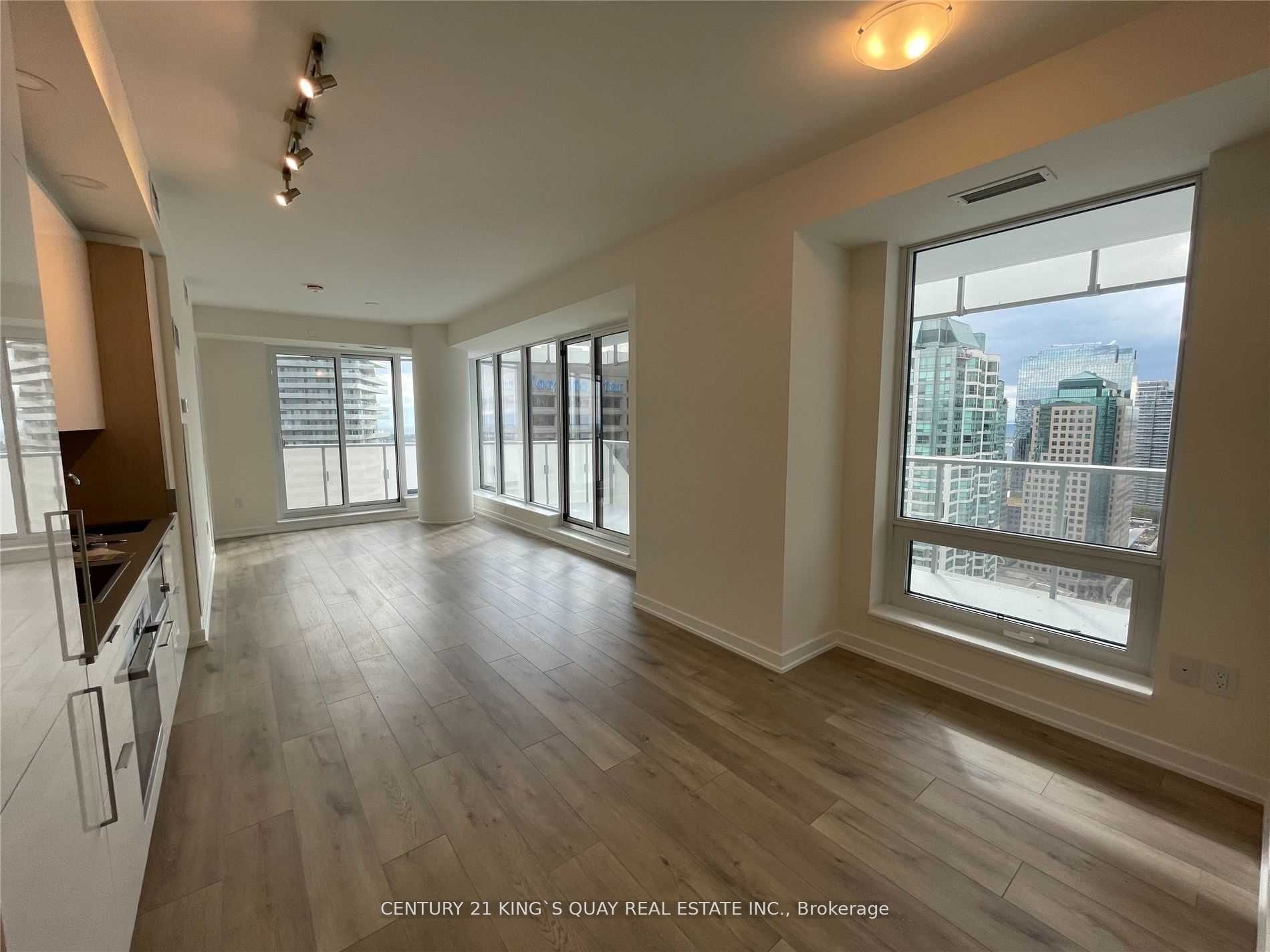 28 Freeland Street 2702, Toronto, ON M5E 0E3 photo 3