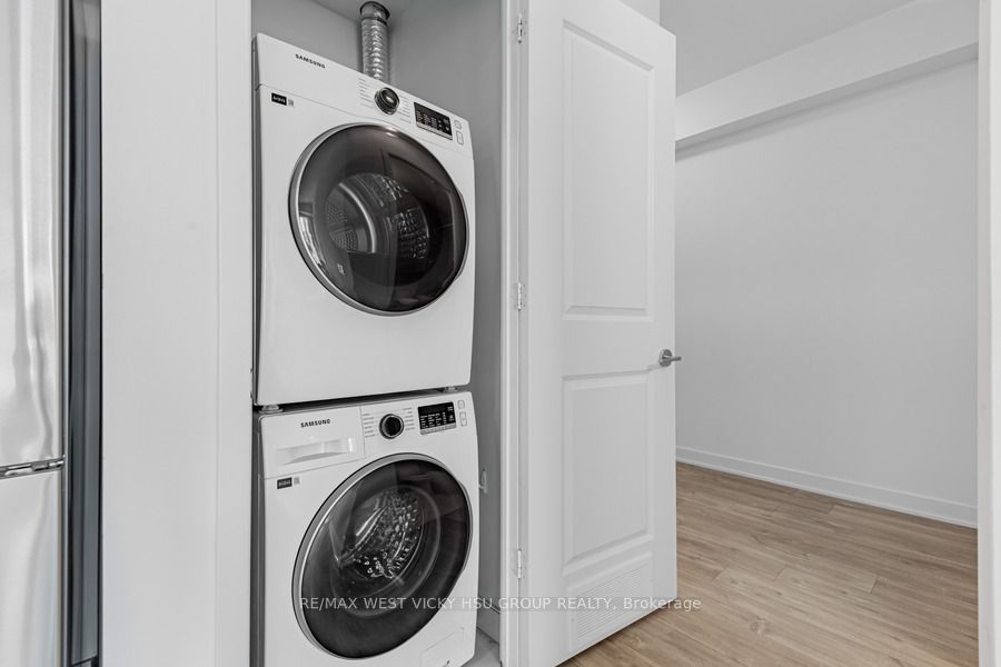 100 Dalhousie Street 3301, Toronto, ON M5B 0C7 photo 4