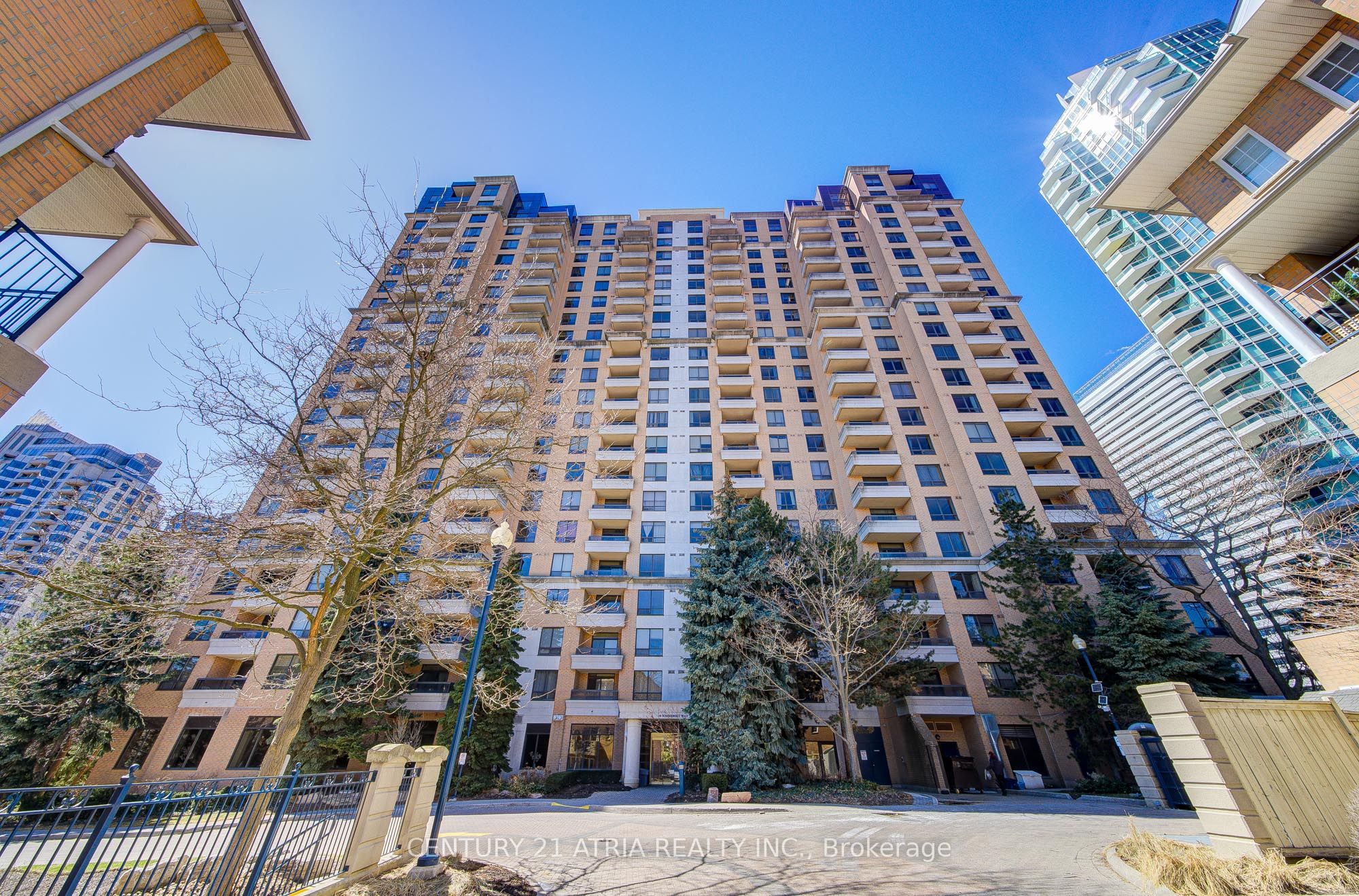 18 Sommerset Way 1609, Toronto, ON M2N 6X5 photo 2