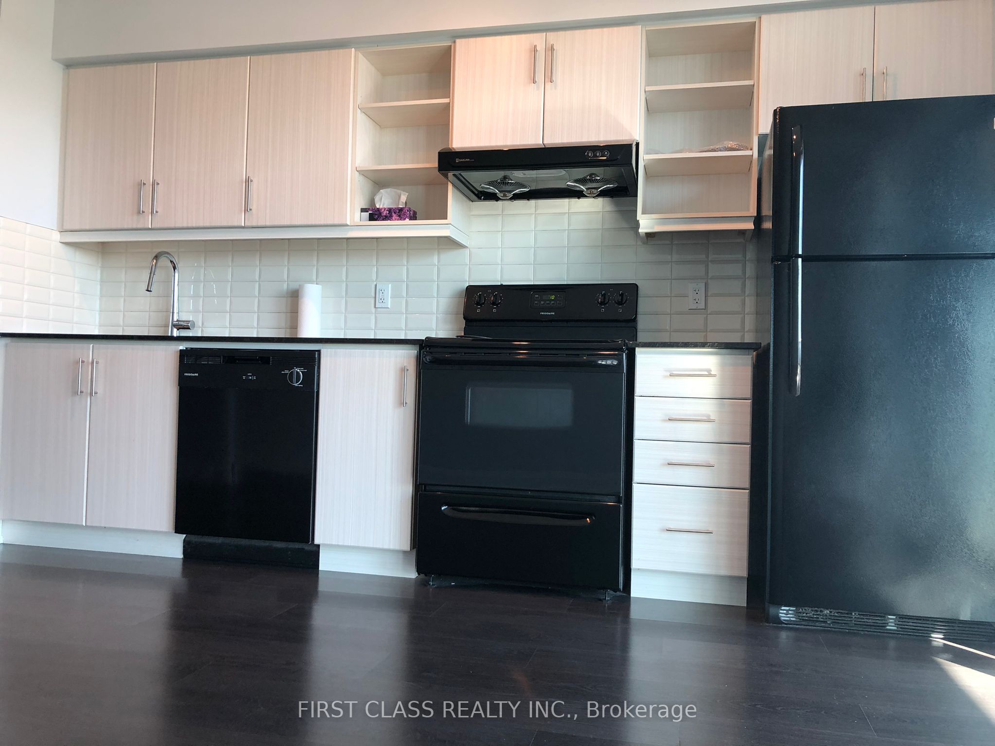 160 Vanderhoof Avenue 908, Toronto, ON M4G 0B7 photo 2
