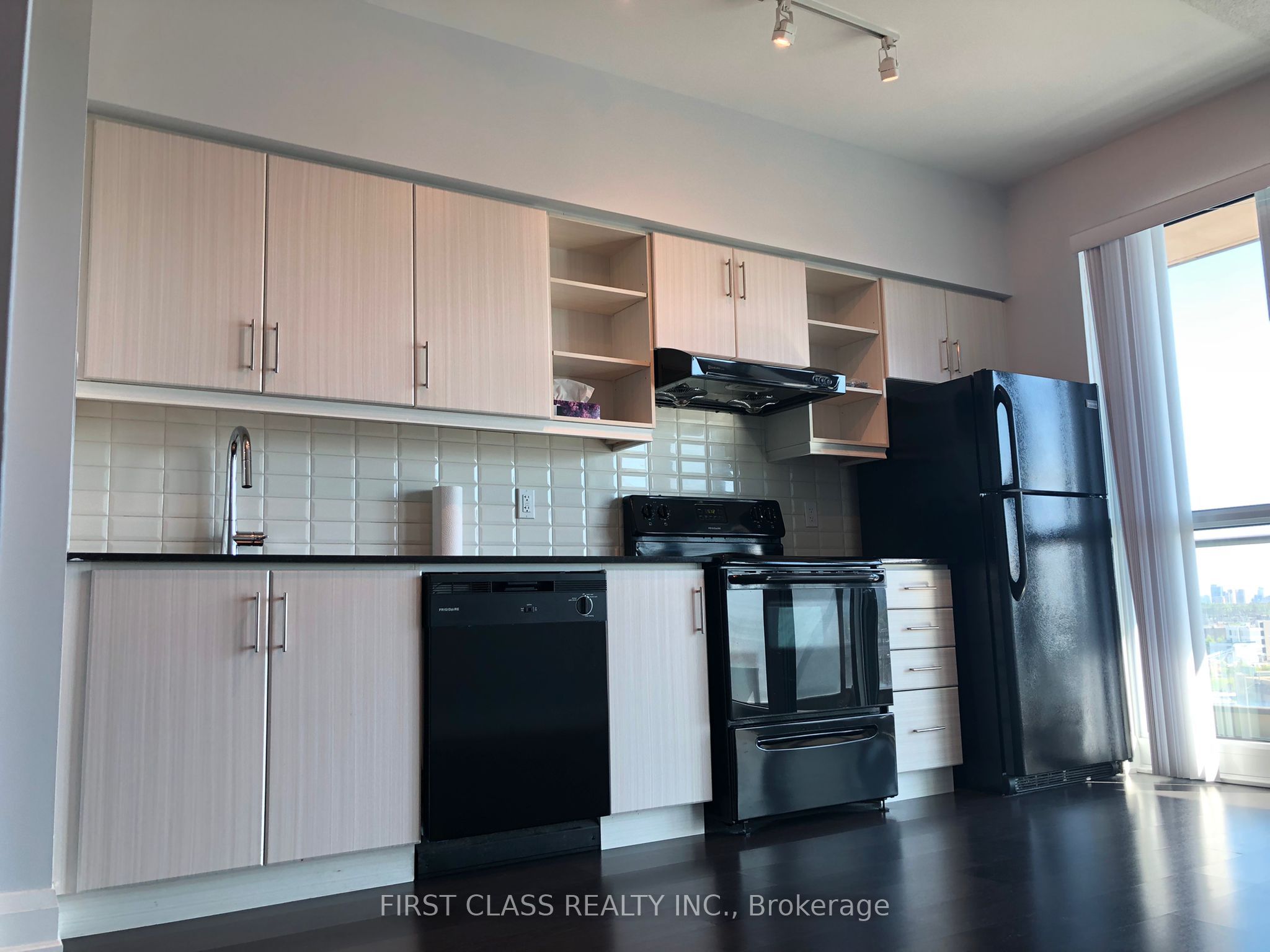 160 Vanderhoof Avenue 908, Toronto, ON M4G 0B7 photo 4