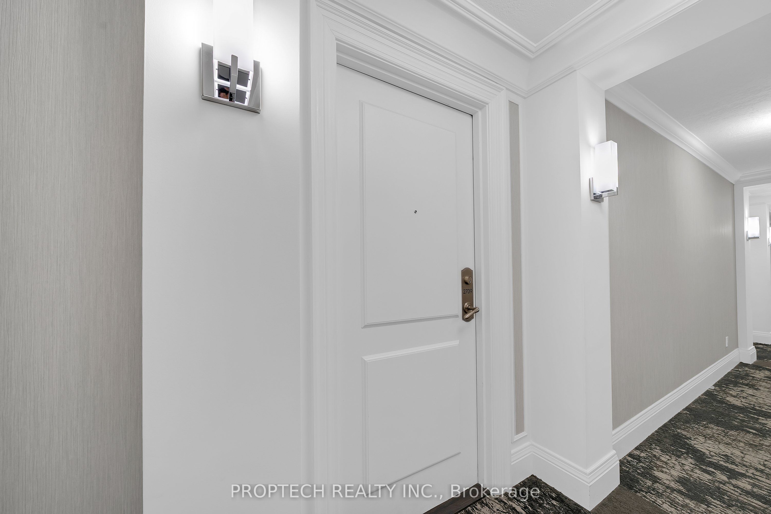 15 Greenview Avenue 2709, Toronto, ON M2M 4M7 photo 3