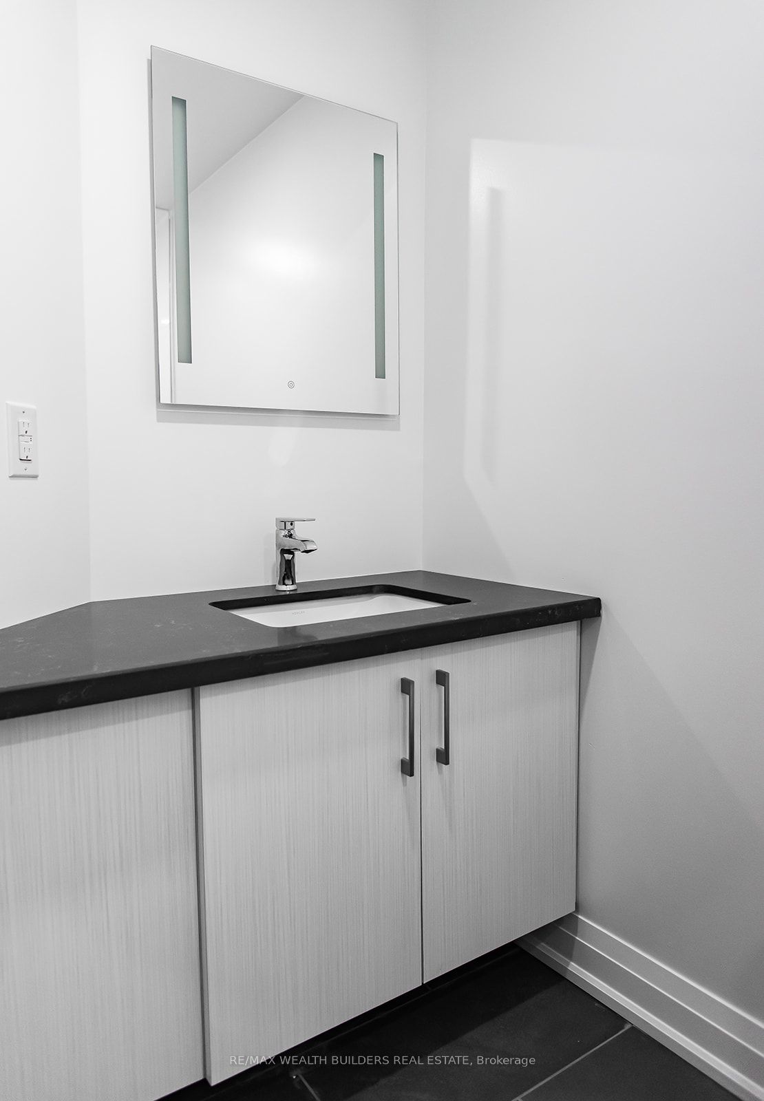 207 Jarvis Street 7, Toronto, ON M5J 2C1 photo 5
