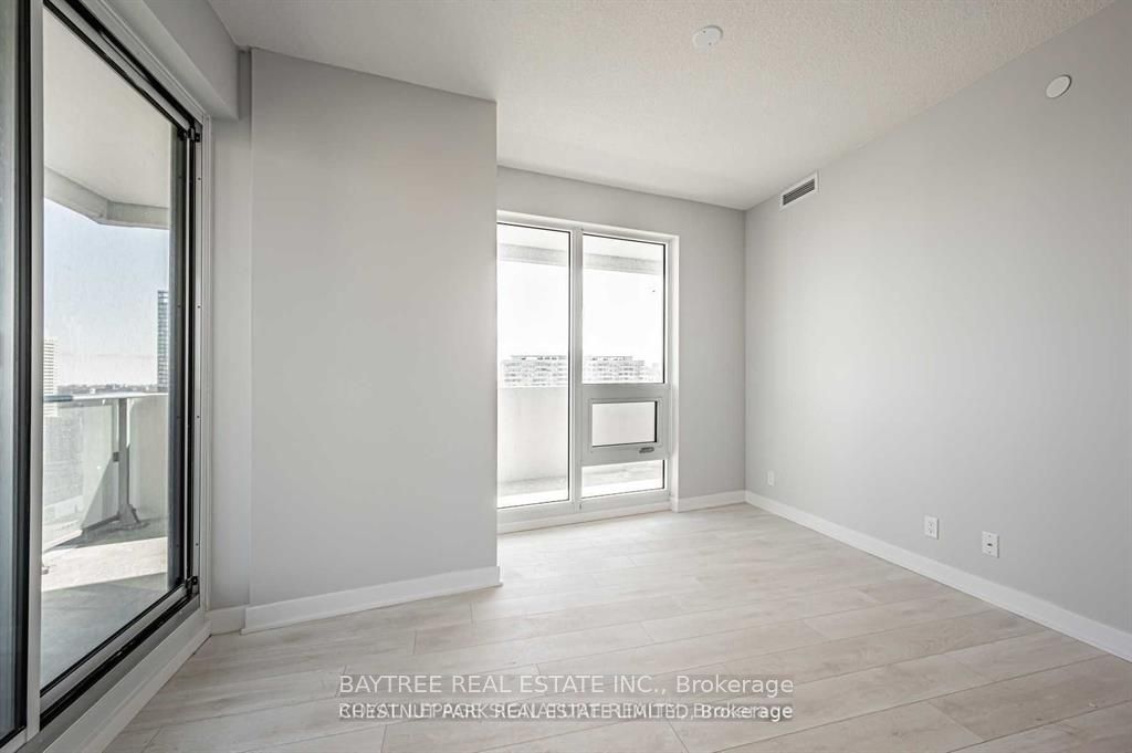 2221 Yonge Street 1202, Toronto, ON M4S 0B8 photo 5