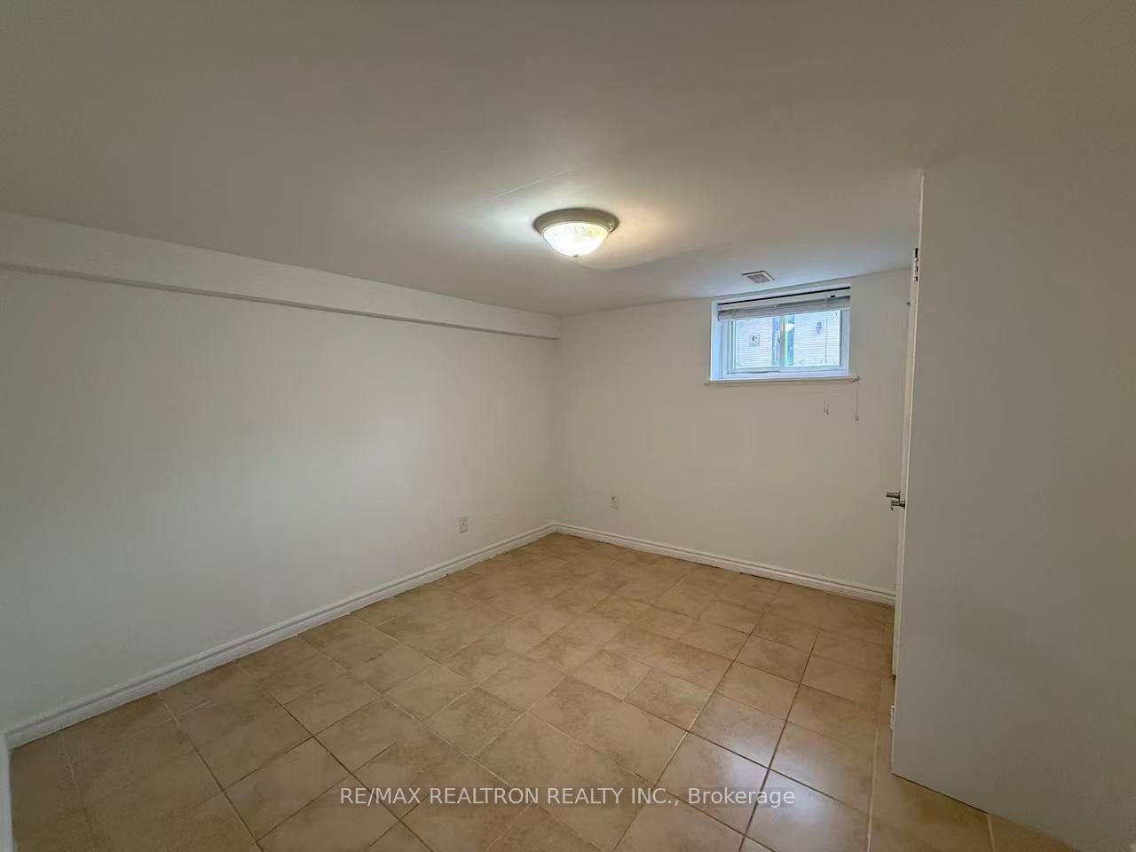 223 Pleasant Avenue BSMT, Toronto, ON M2M 1M6 photo 2