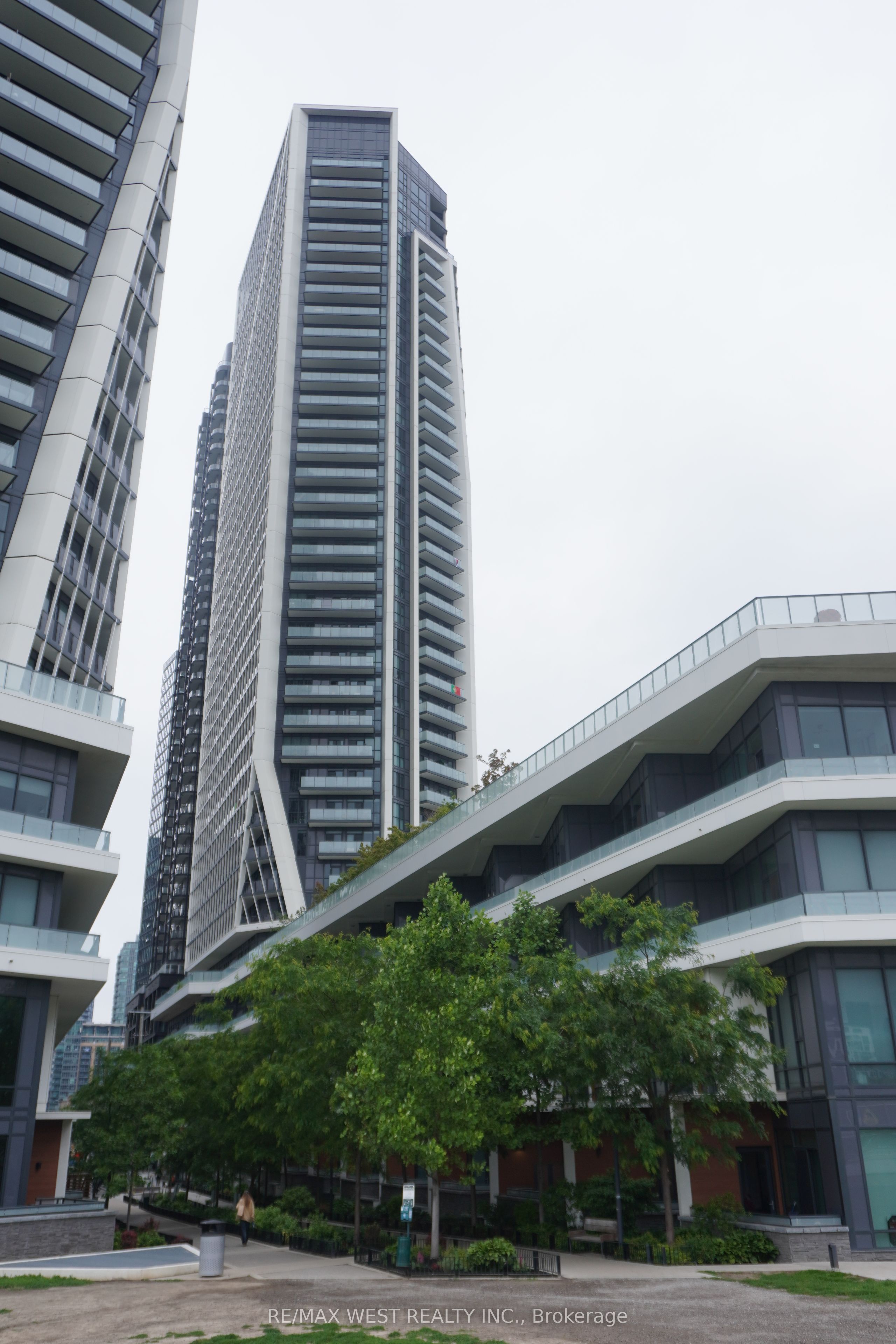 50 Ordnance Street 1411, Toronto, ON M6K 1A2 photo 2